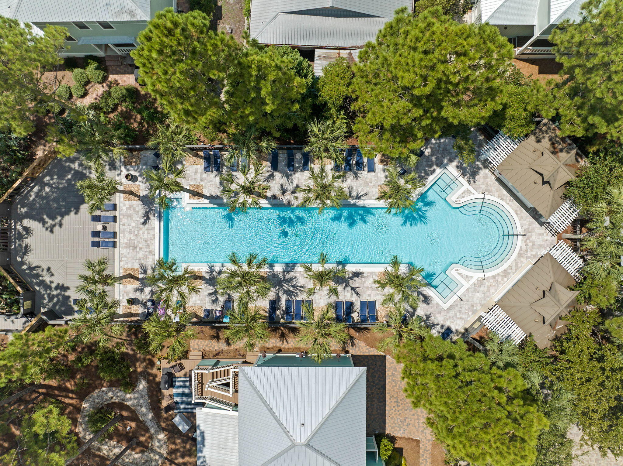 COTTAGES AT EASTERN LAKE - Residential