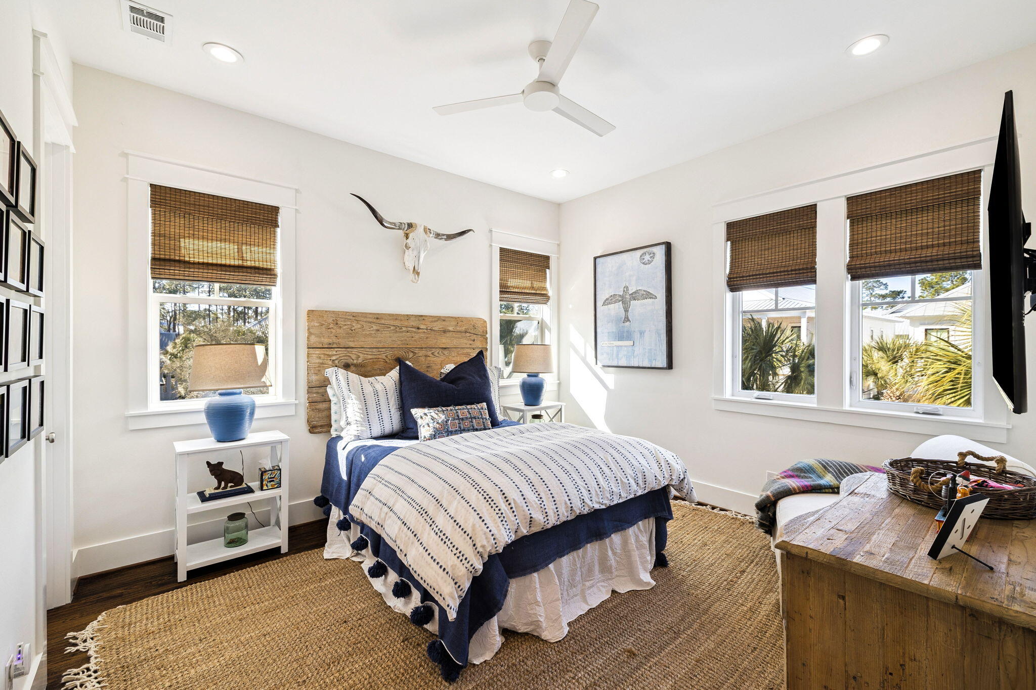 COTTAGES AT EASTERN LAKE - Residential