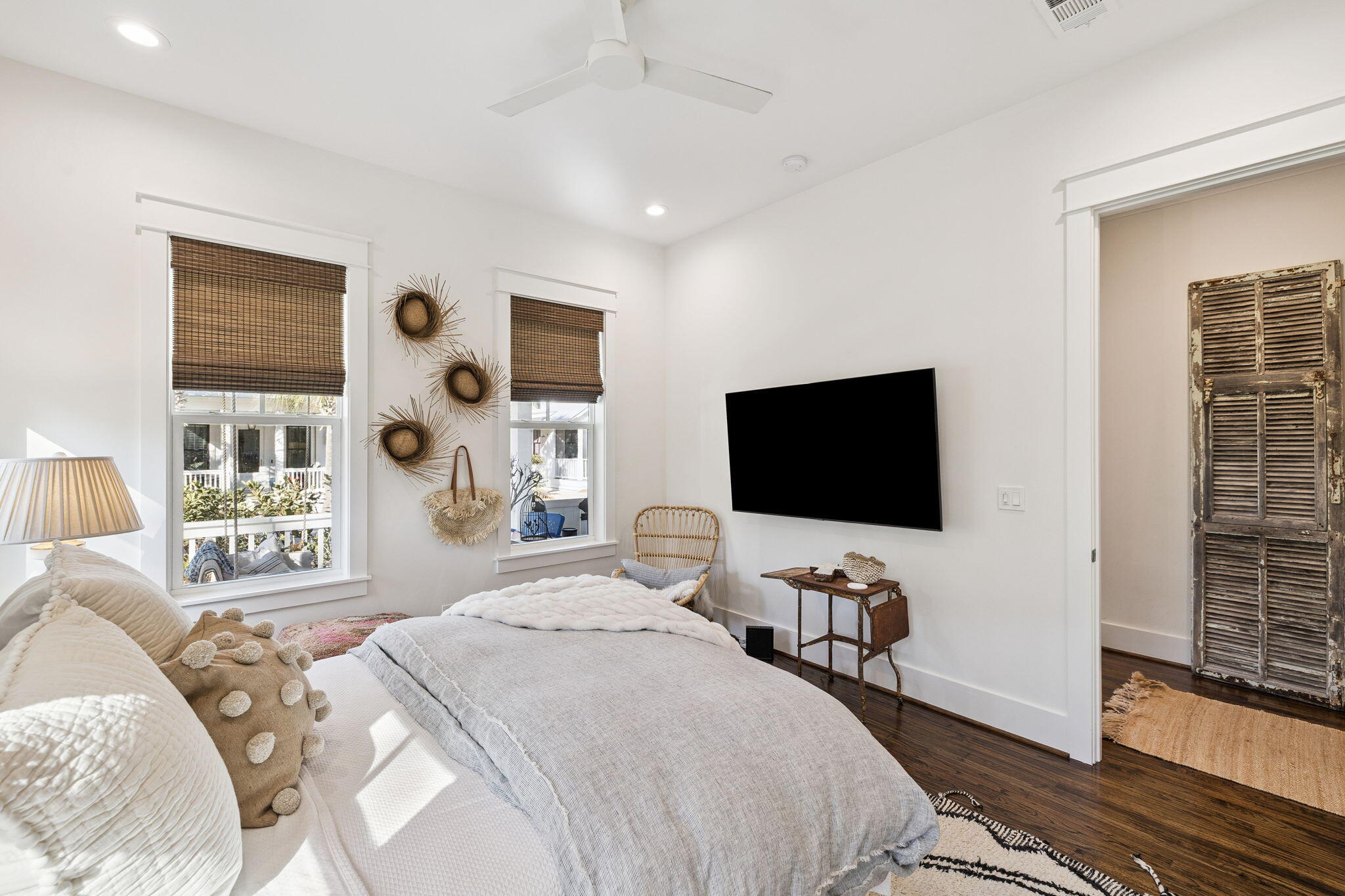 COTTAGES AT EASTERN LAKE - Residential