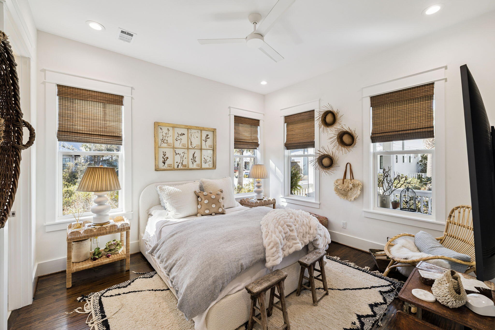 COTTAGES AT EASTERN LAKE - Residential