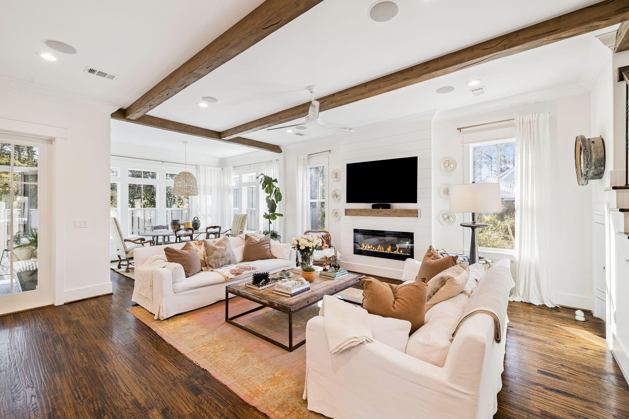 COTTAGES AT EASTERN LAKE - Residential