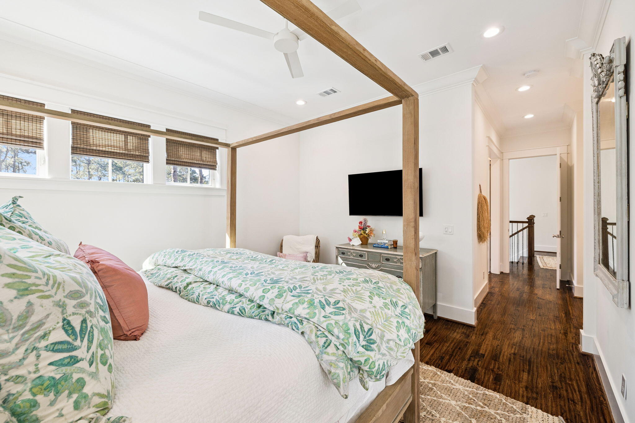 COTTAGES AT EASTERN LAKE - Residential