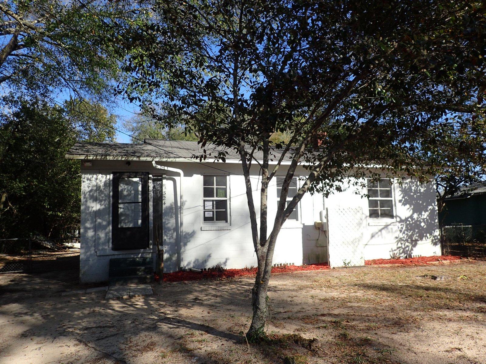 This Fannie Mae Homepath REO property is centrally located in the heart of an established area in the heart of Crestview. Walking distance to the closest elementary School, this all block construction home was built in 1947 and has 3 bedrooms, 1 bath, and indoor laundry. Home has open concept living room and kitchen area, and with just a little bit of love could make a great first time home or investment property.