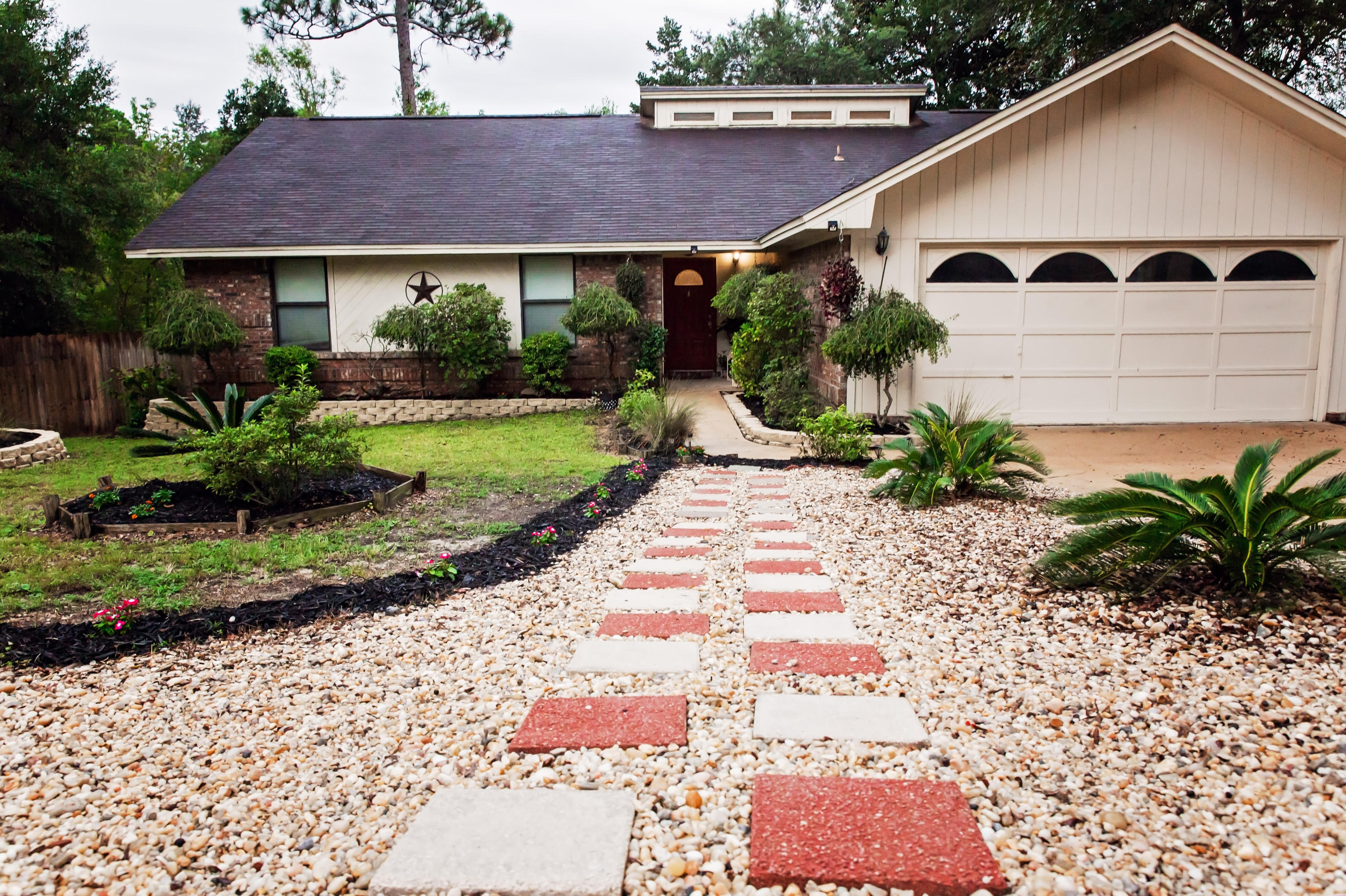 PINECREST HILLS - Residential