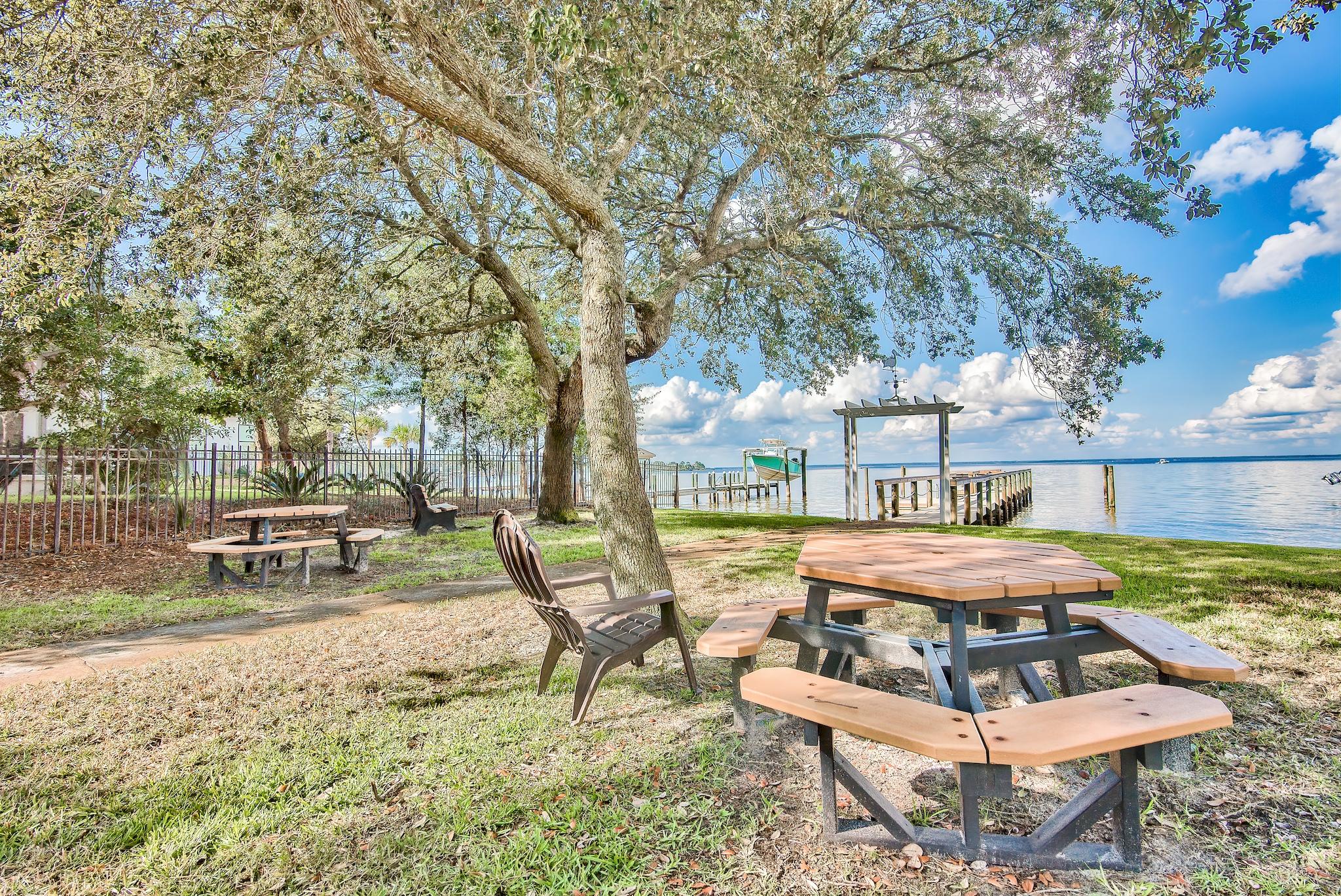 PELICAN BAY S/D - Residential