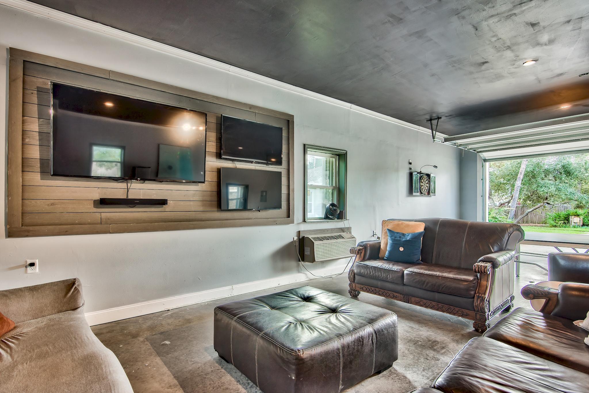 PELICAN BAY S/D - Residential