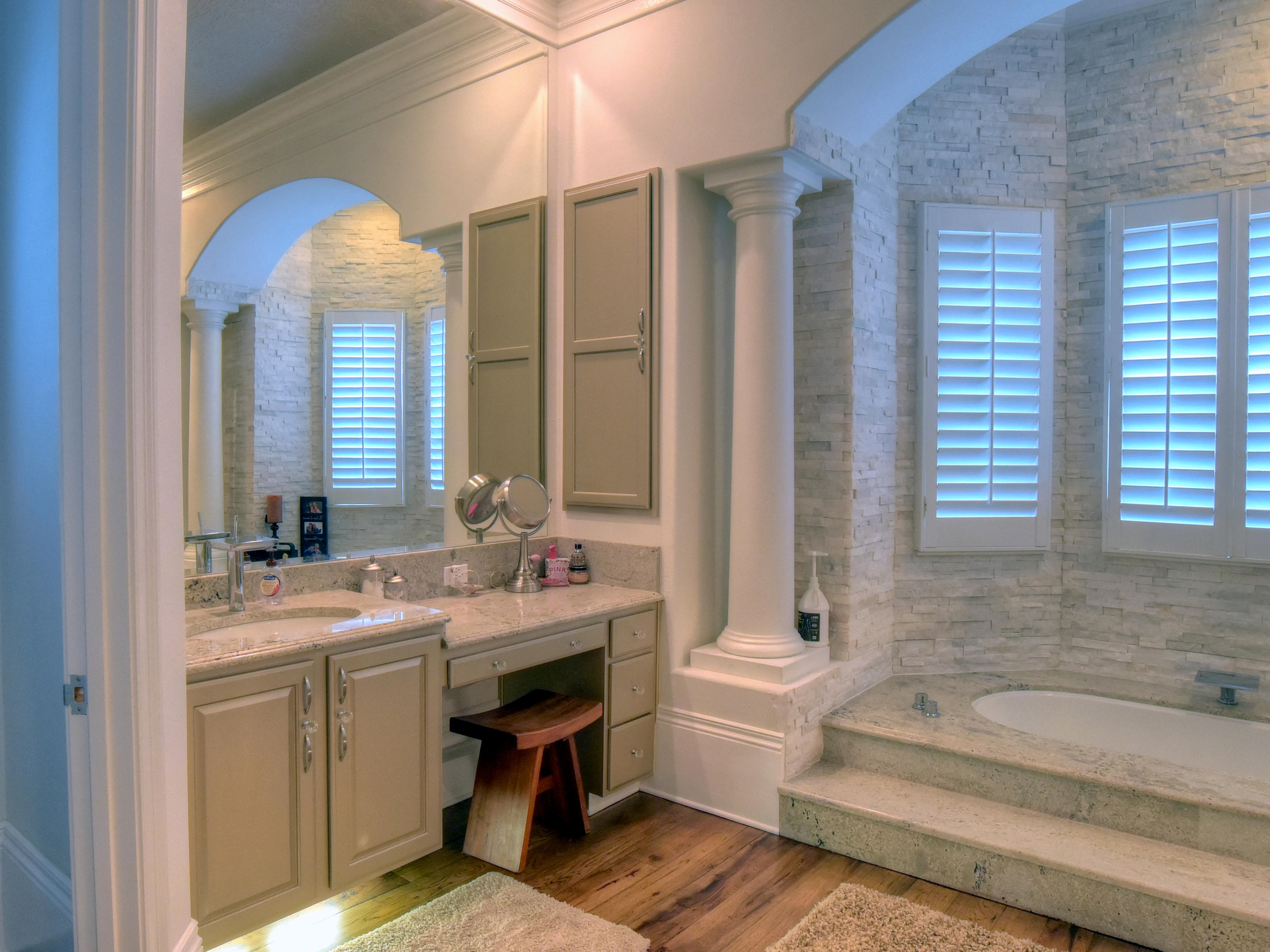 BURNT PINE - Residential