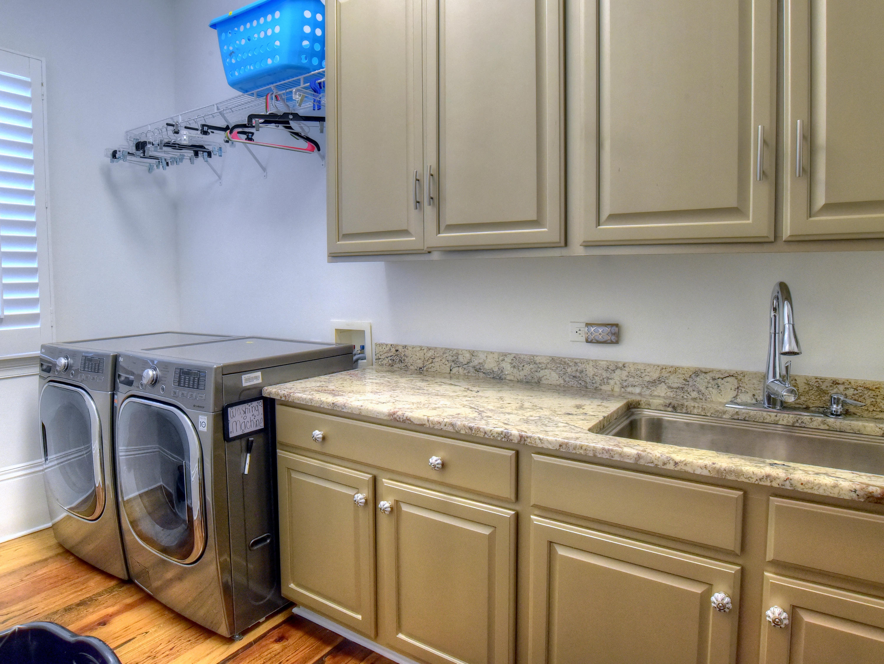 BURNT PINE - Residential