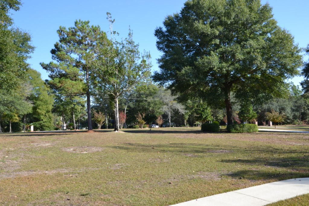 KENNEDY LAKE (UNRECORDED) - Residential