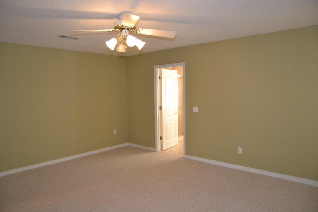 KENNEDY LAKE (UNRECORDED) - Residential