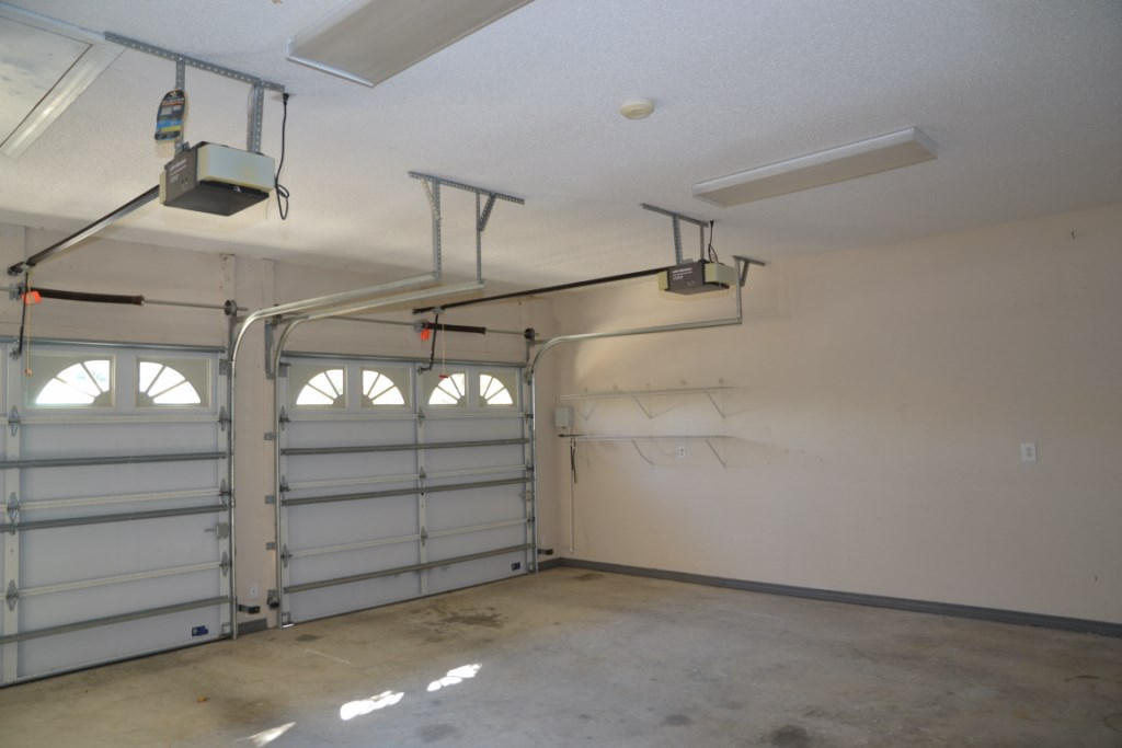 KENNEDY LAKE (UNRECORDED) - Residential