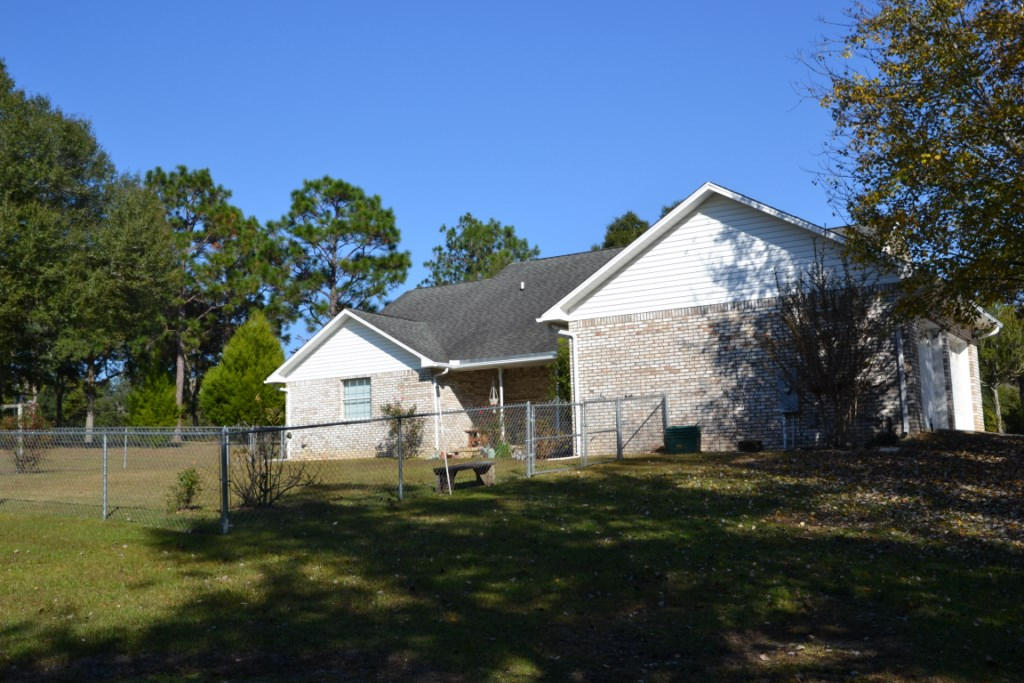 KENNEDY LAKE (UNRECORDED) - Residential