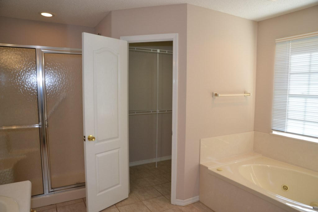 KENNEDY LAKE (UNRECORDED) - Residential