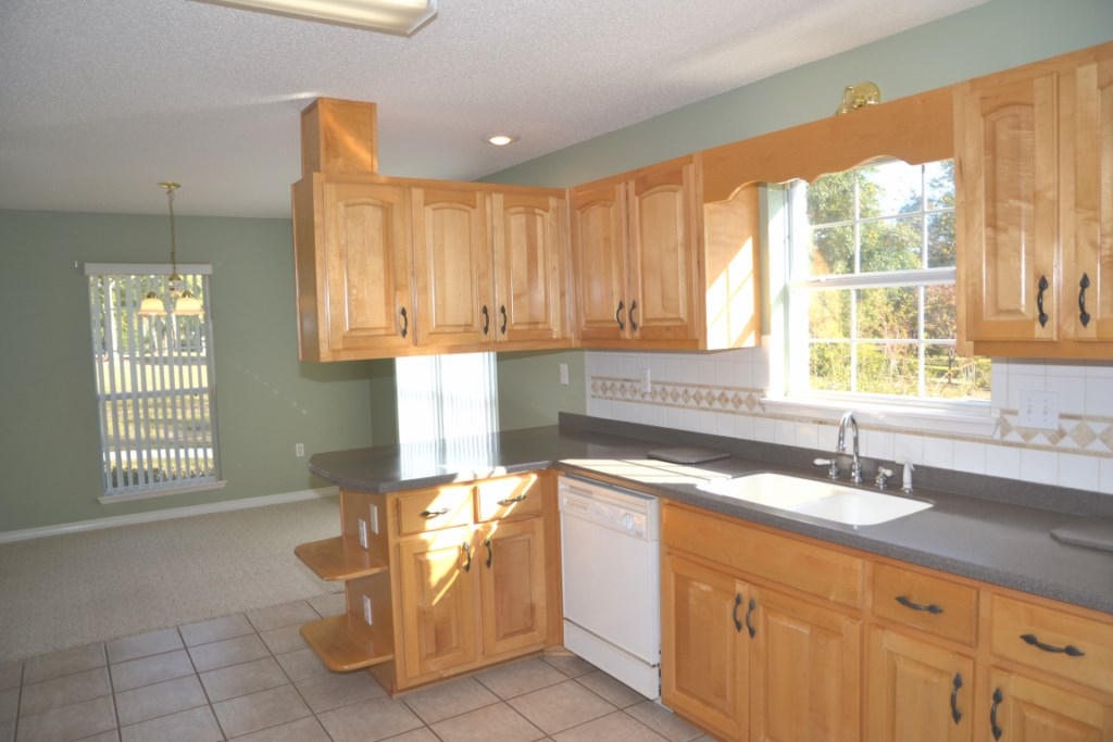 KENNEDY LAKE (UNRECORDED) - Residential