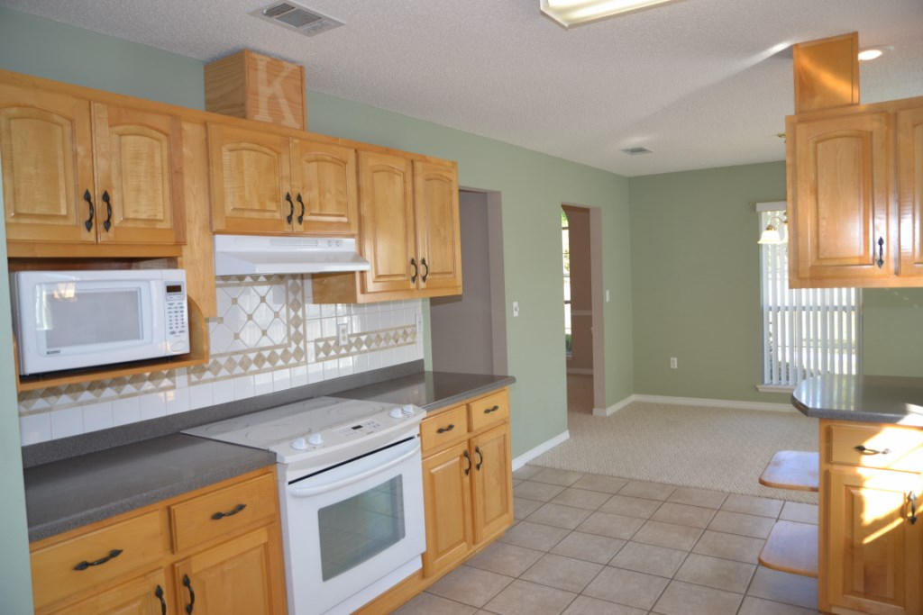 KENNEDY LAKE (UNRECORDED) - Residential