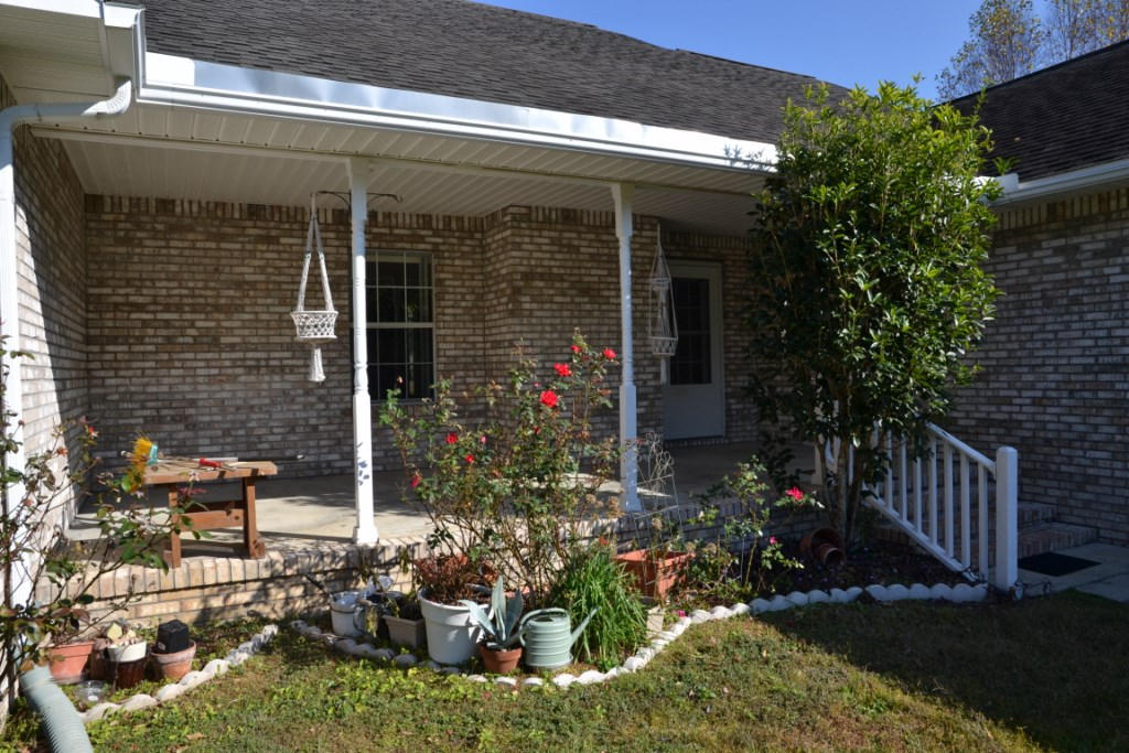 KENNEDY LAKE (UNRECORDED) - Residential