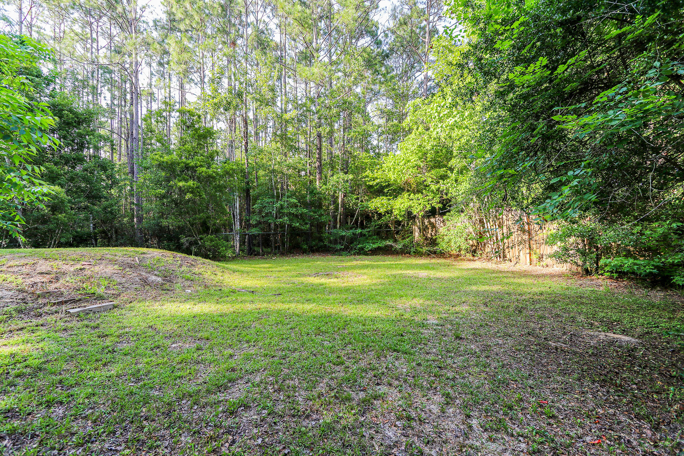 CREEKSIDE - Residential
