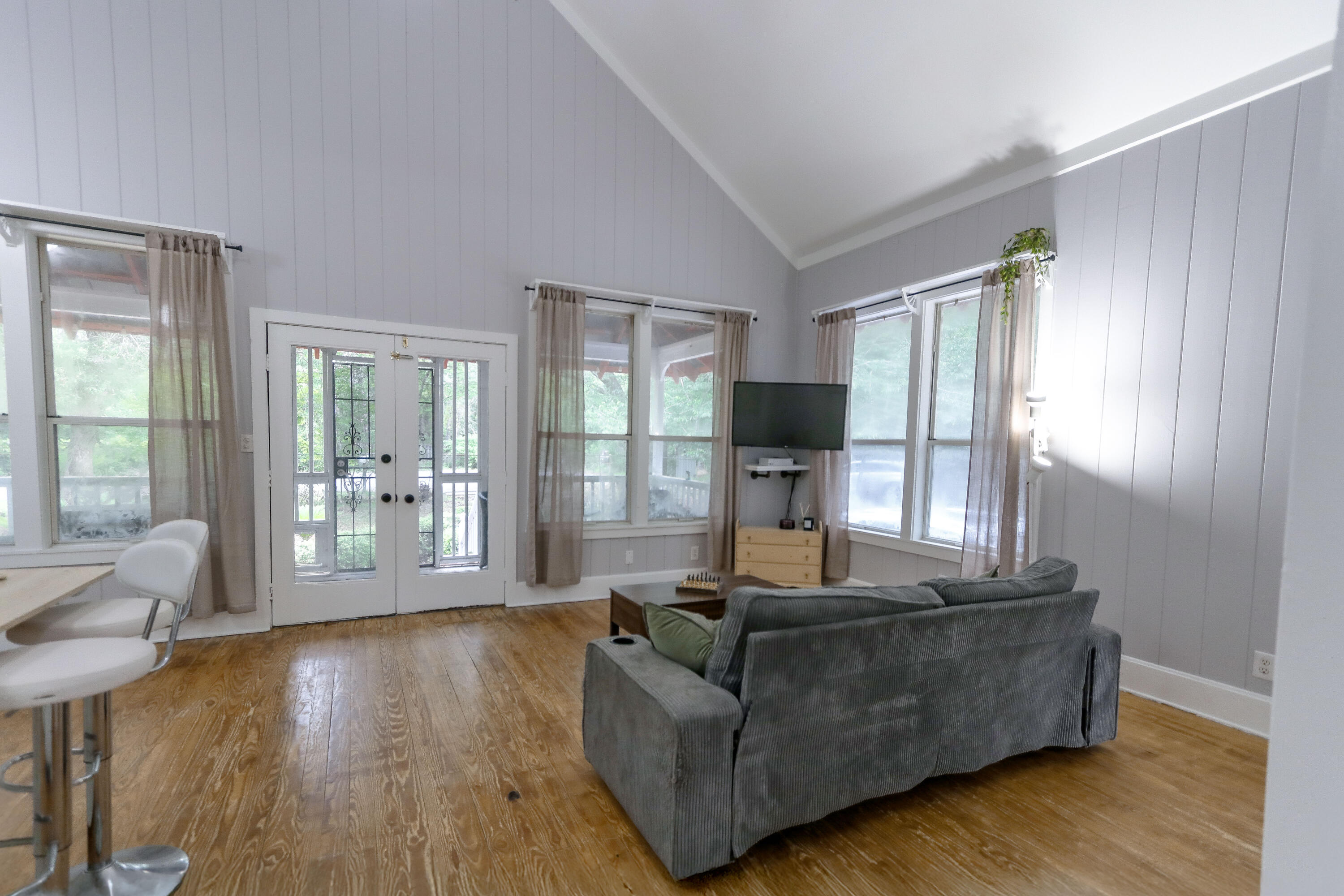 CREEKSIDE - Residential