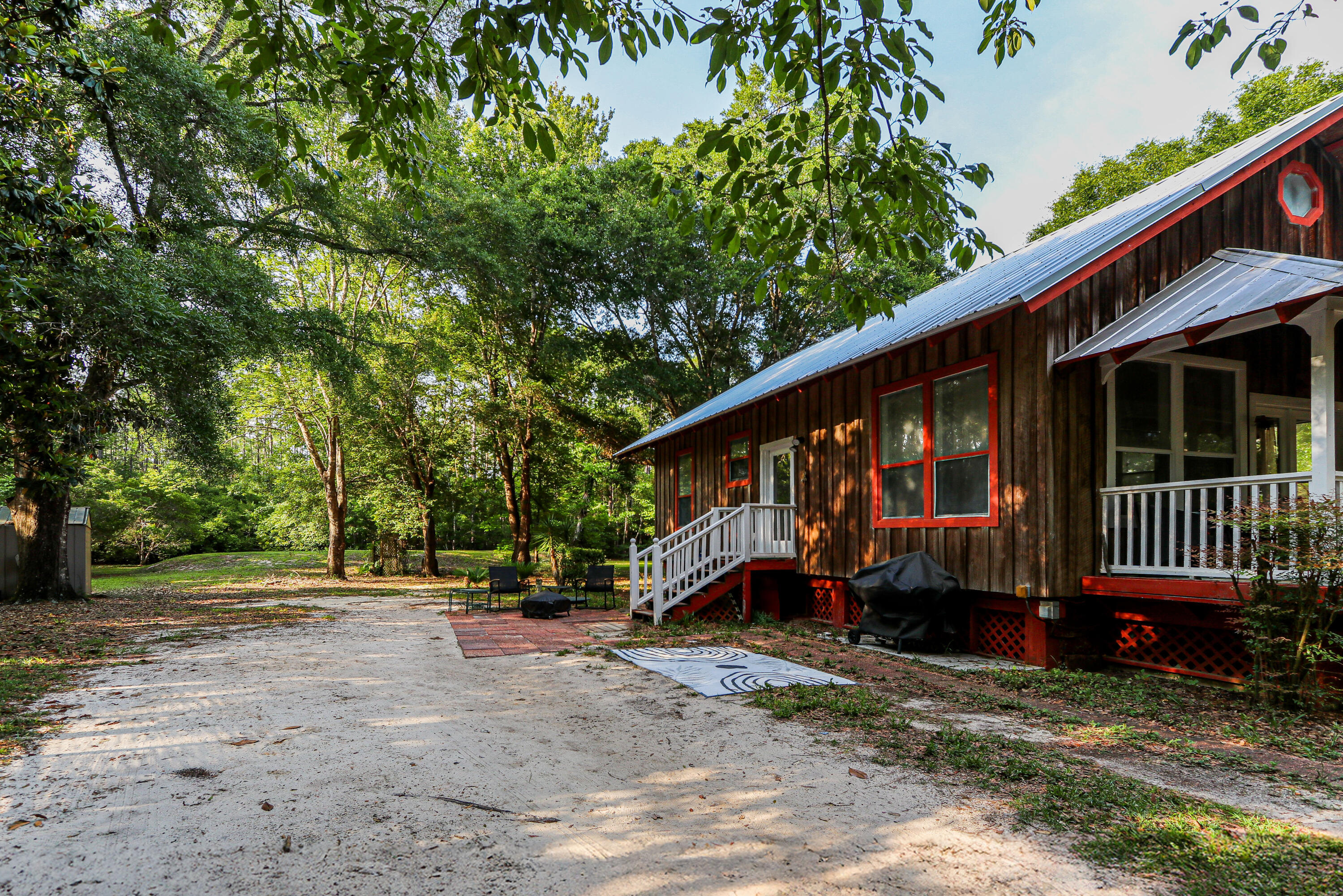 CREEKSIDE - Residential