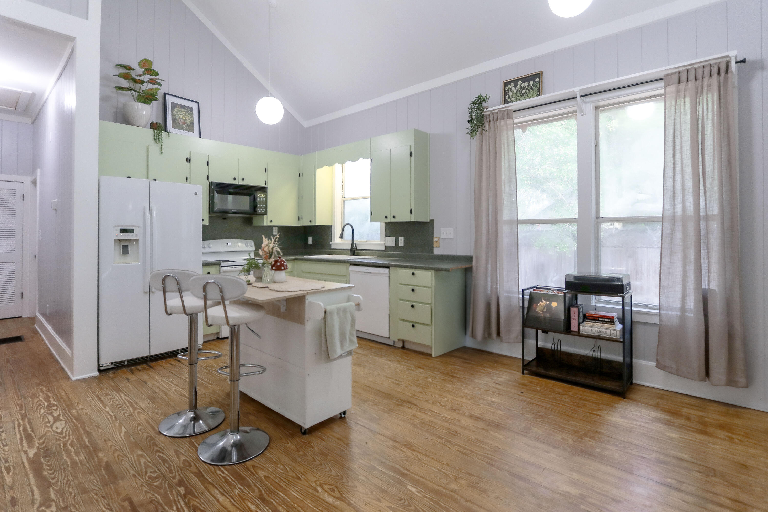 CREEKSIDE - Residential