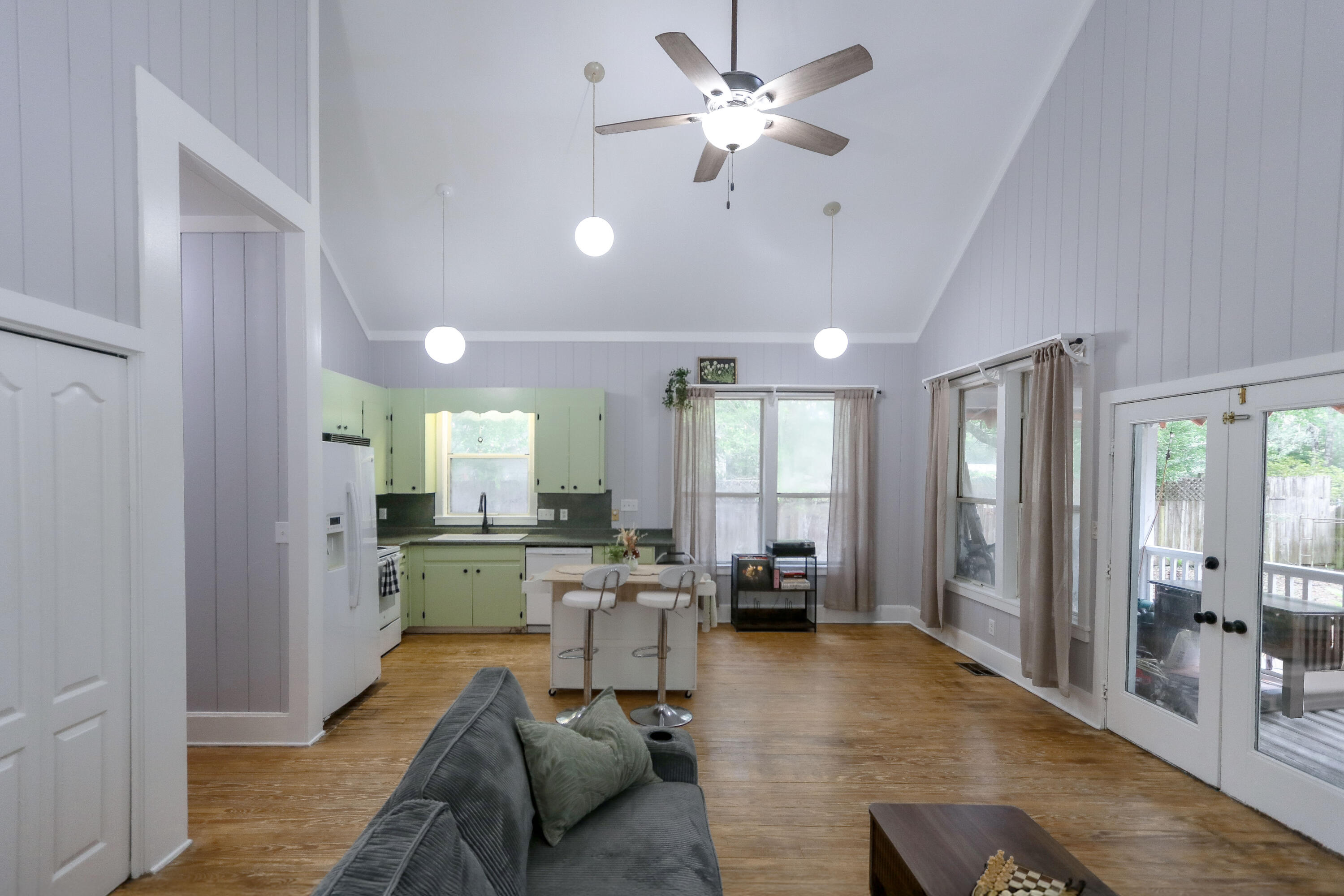 CREEKSIDE - Residential