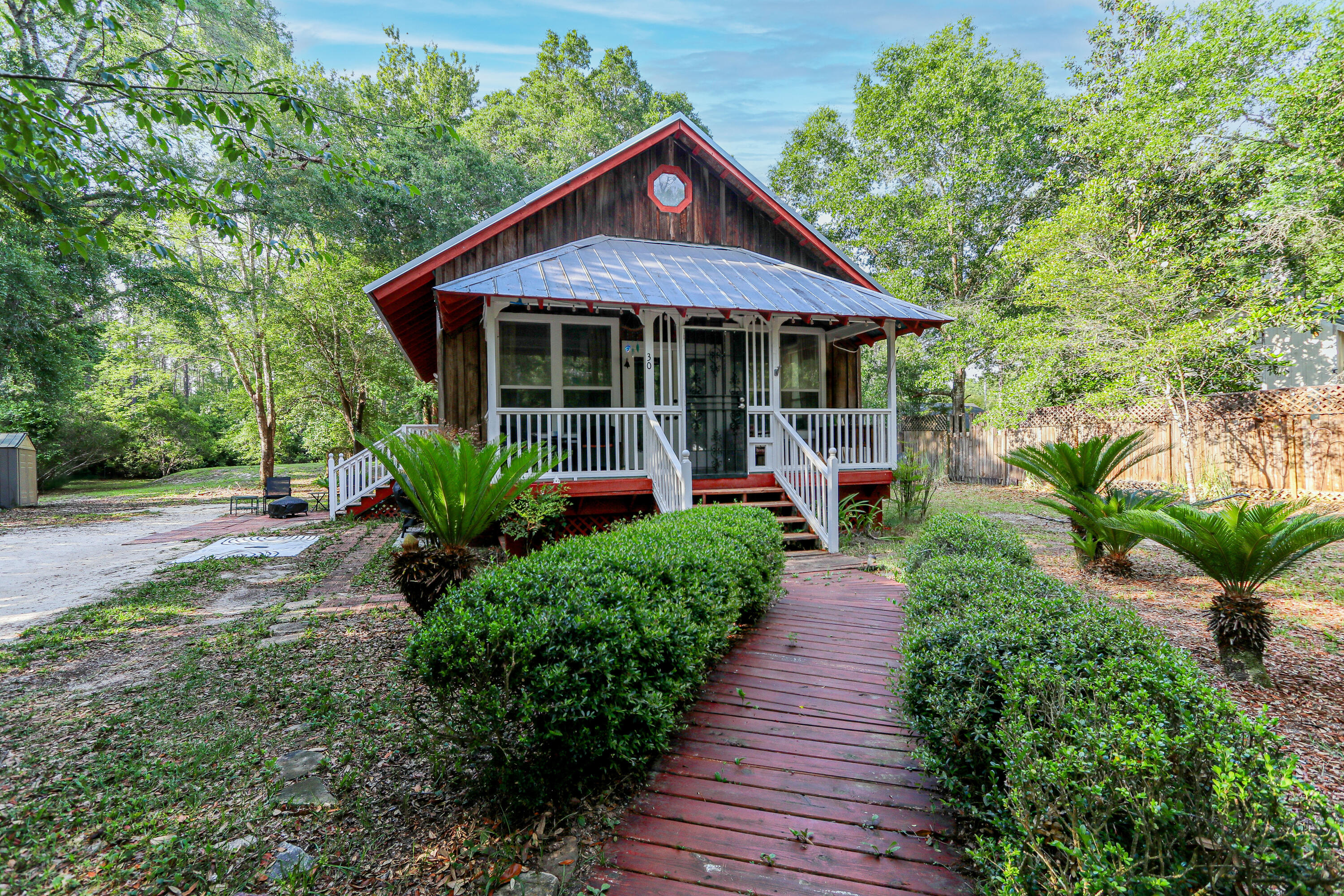 CREEKSIDE - Residential