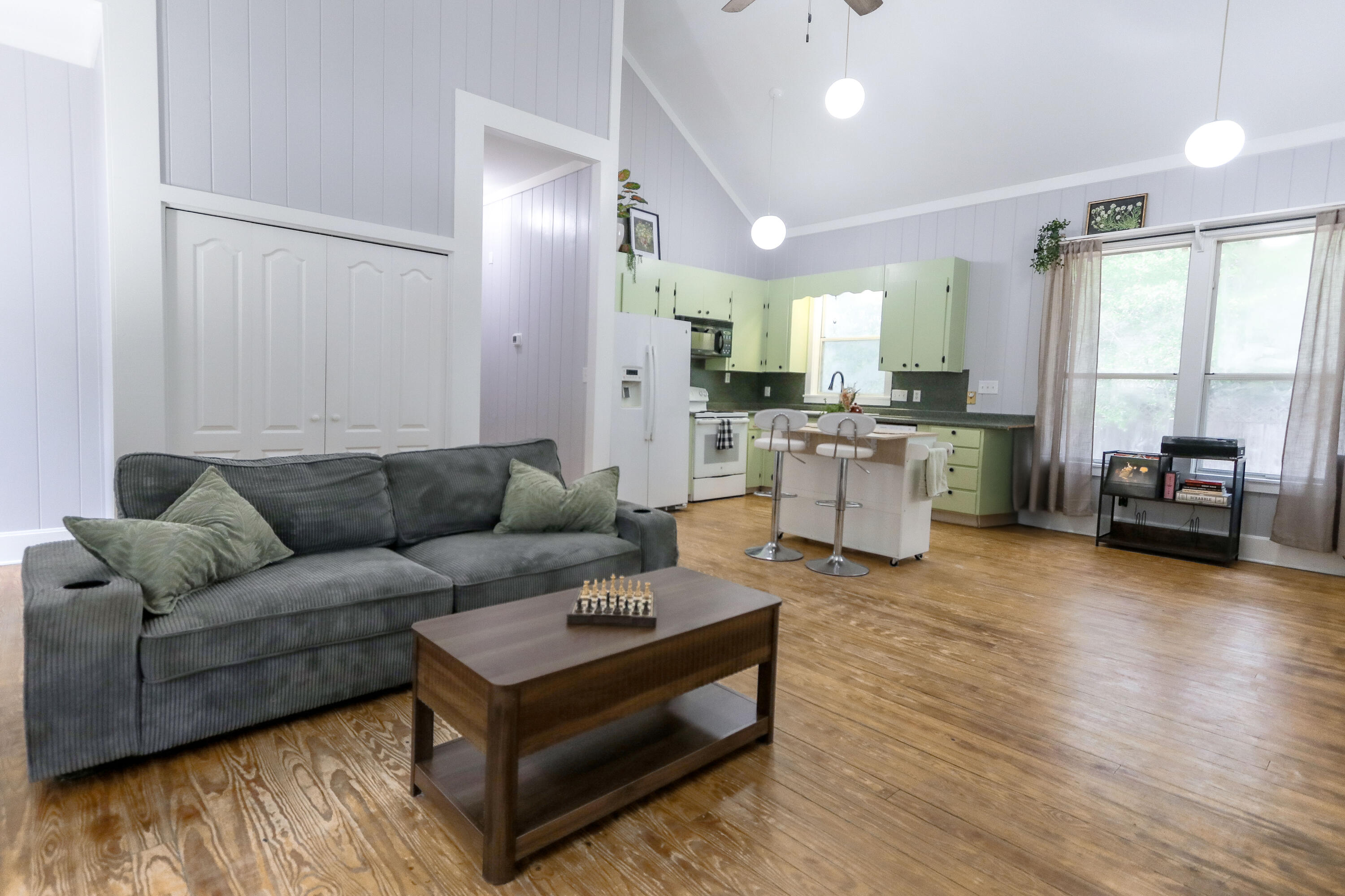 CREEKSIDE - Residential
