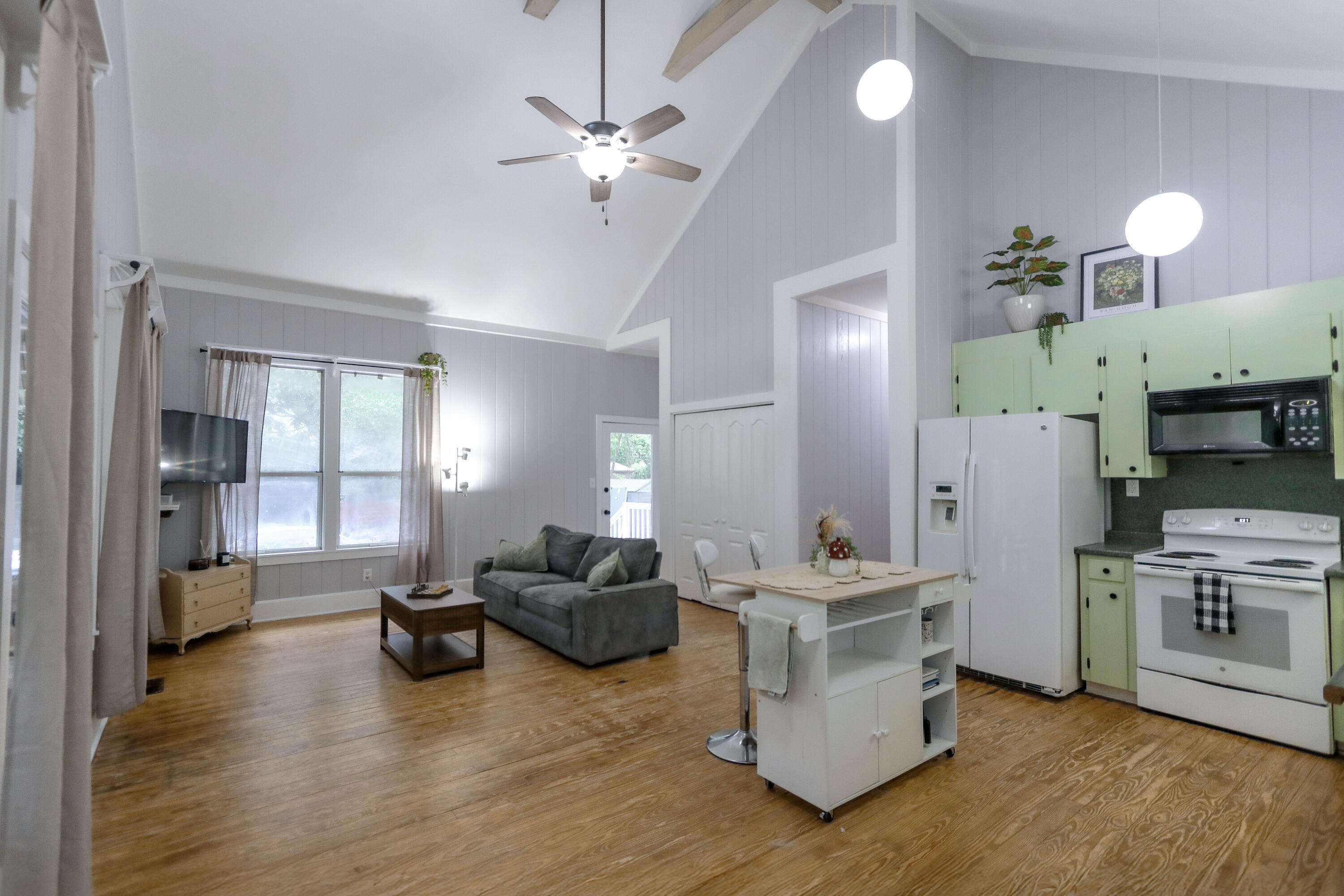 CREEKSIDE - Residential
