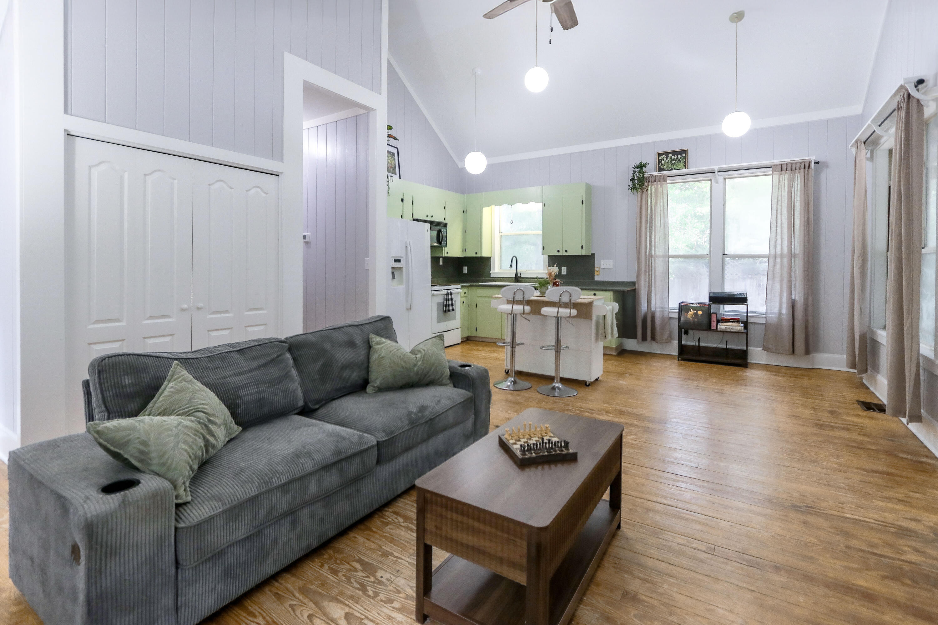 CREEKSIDE - Residential