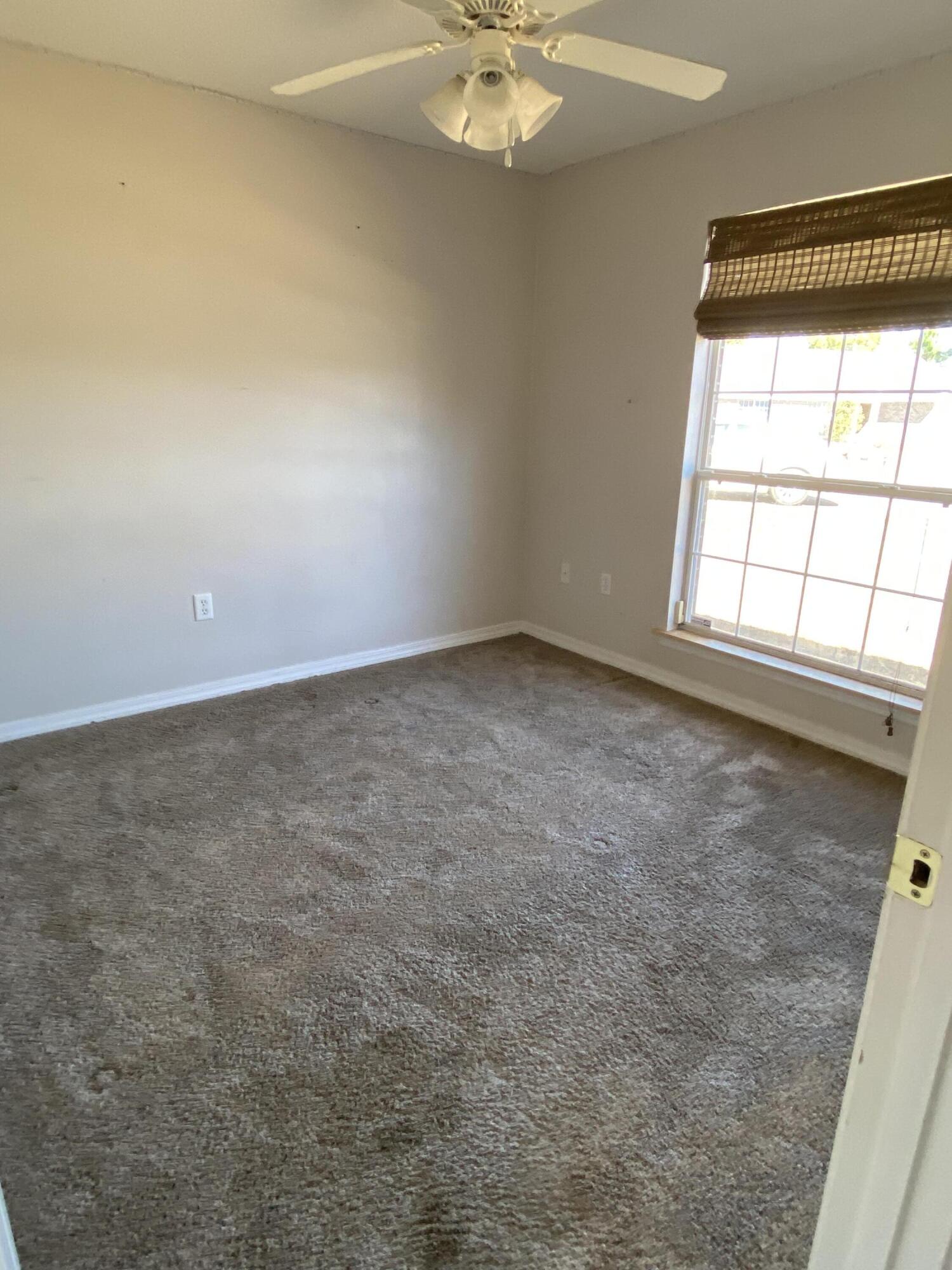 SKY RIDGE ESTATES 1ST ADD - Residential Lease