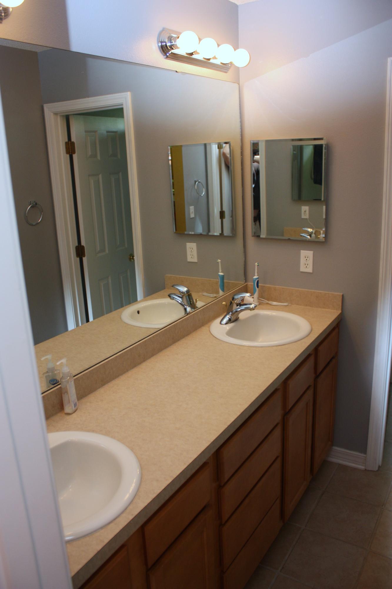 SKY RIDGE ESTATES 1ST ADD - Residential Lease