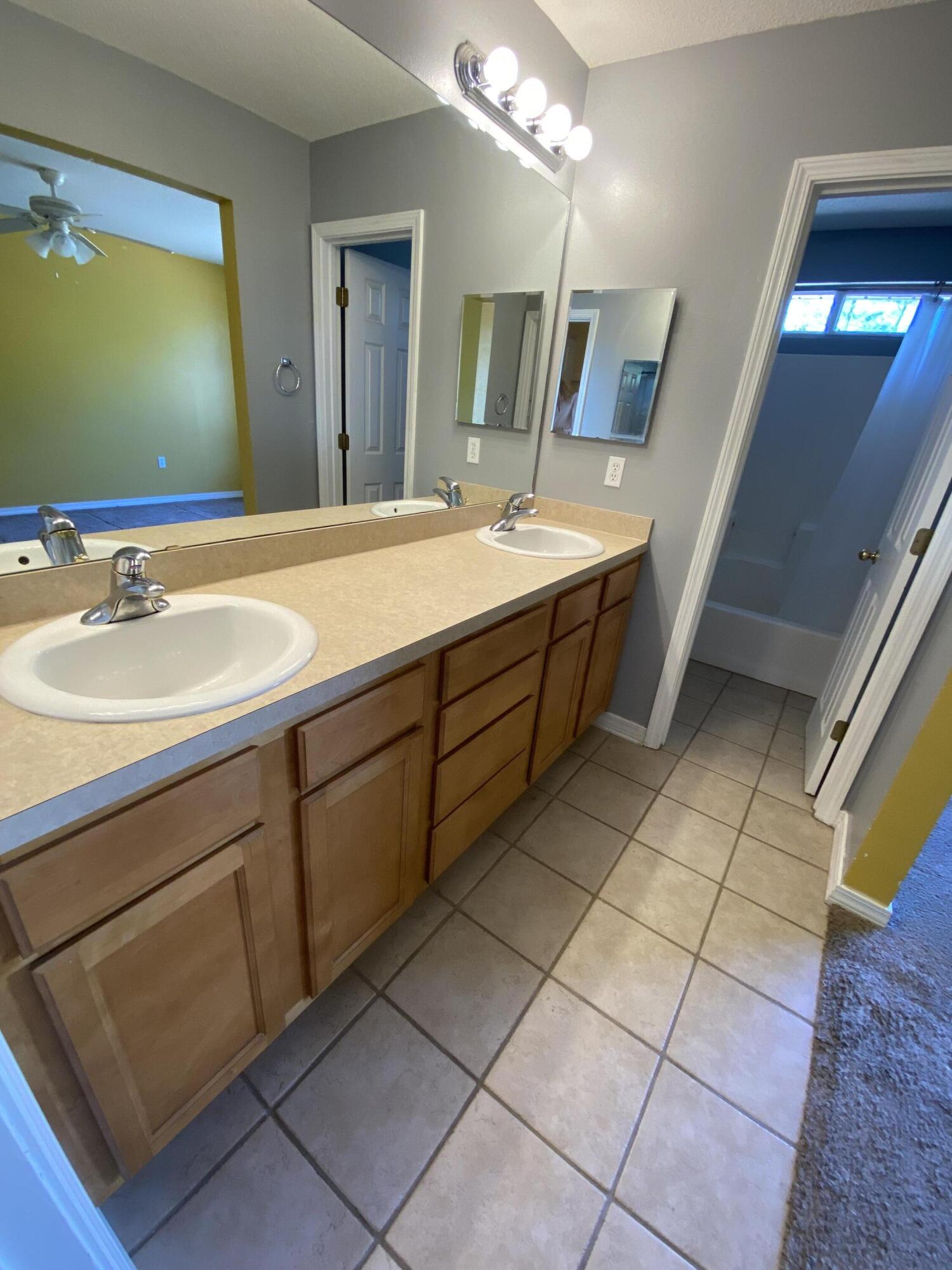 SKY RIDGE ESTATES 1ST ADD - Residential Lease