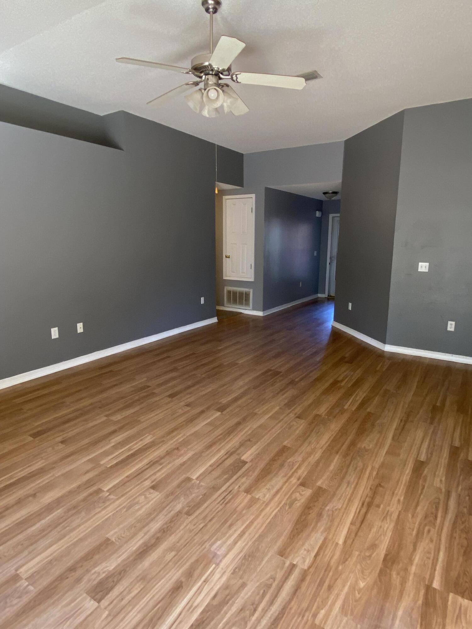 SKY RIDGE ESTATES 1ST ADD - Residential Lease