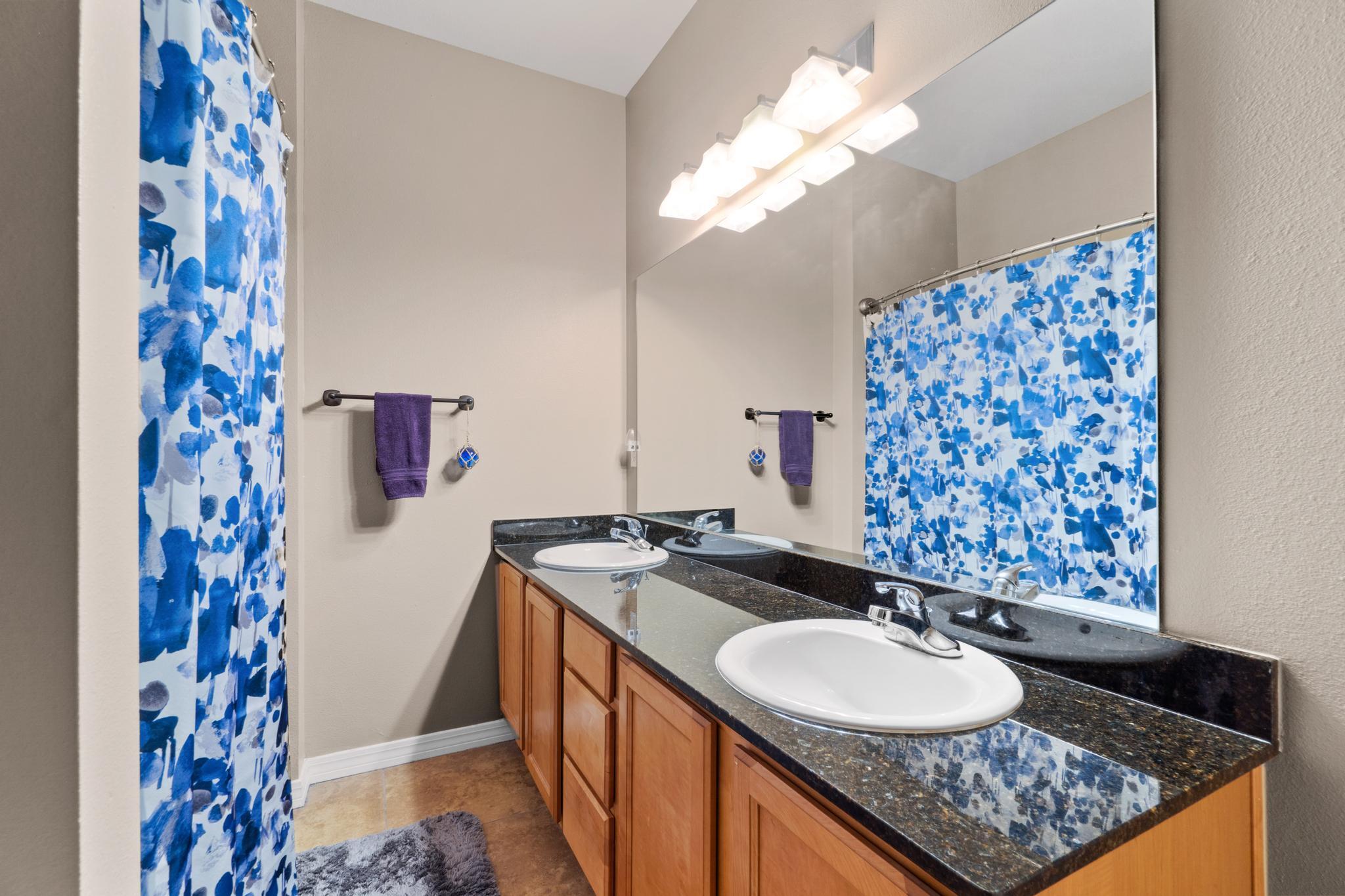 MERIDIAN SQUARE TOWNHOMES - Residential