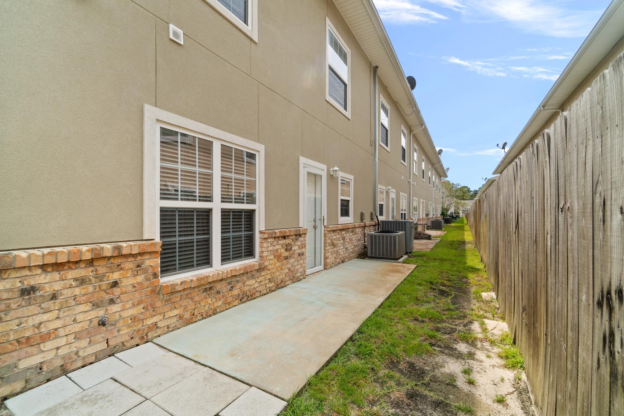 MERIDIAN SQUARE TOWNHOMES - Residential