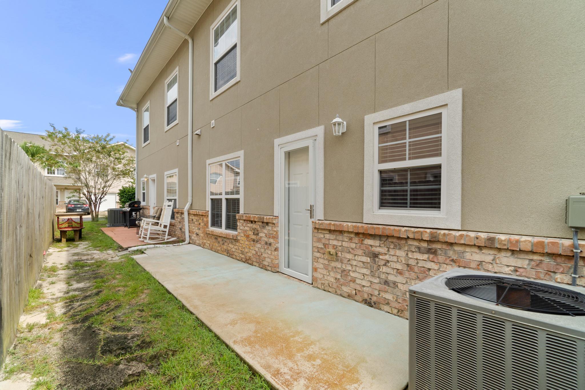 MERIDIAN SQUARE TOWNHOMES - Residential