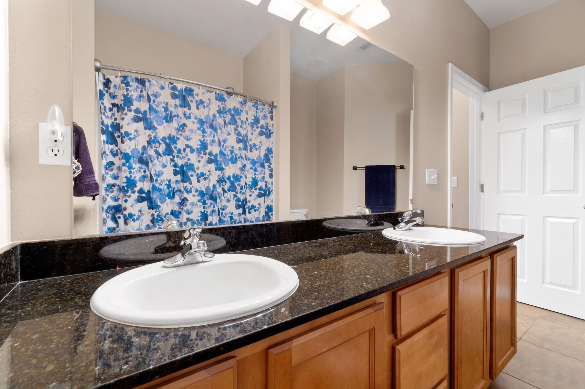 MERIDIAN SQUARE TOWNHOMES - Residential