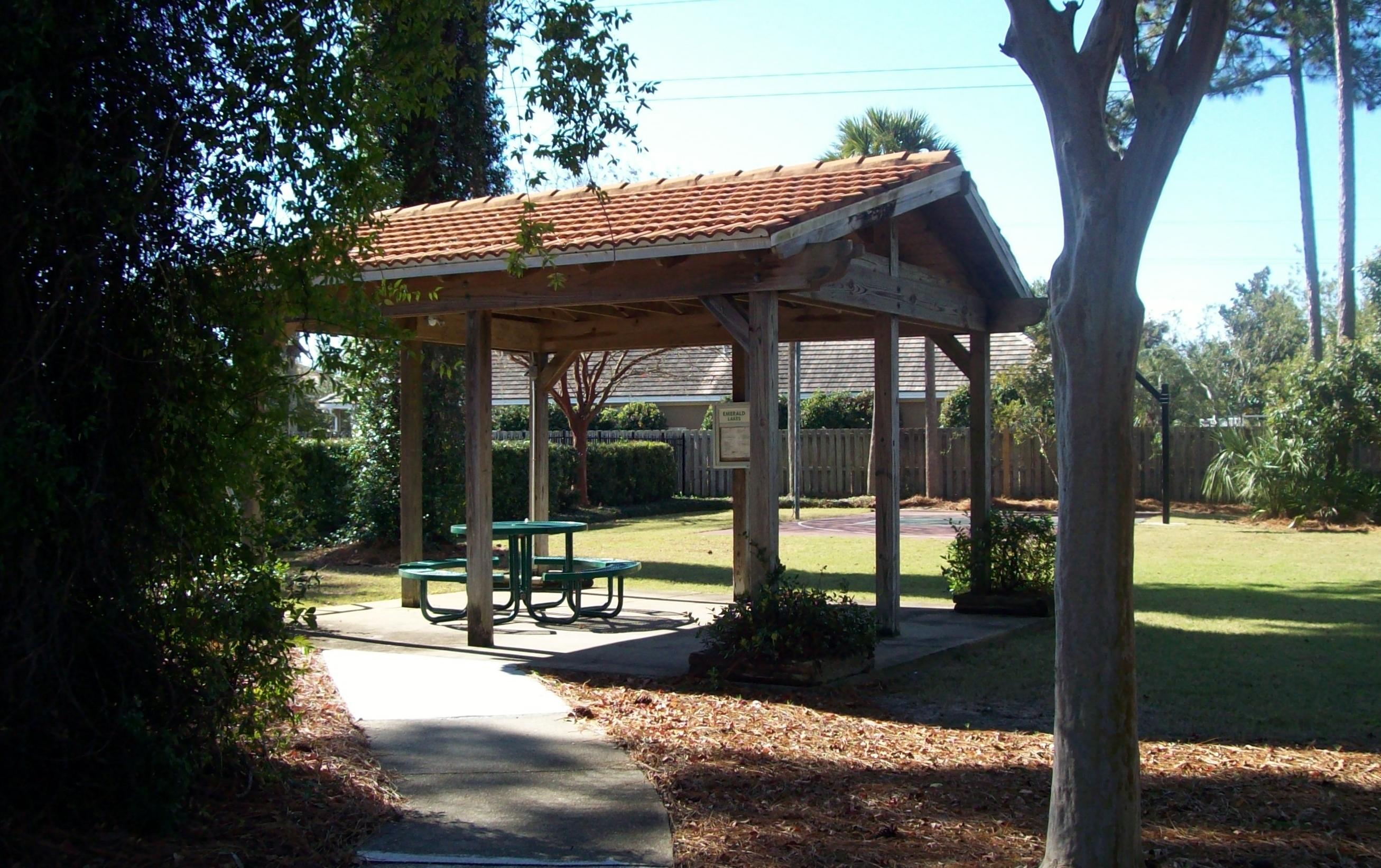 EMERALD LAKES PH 1 - Residential