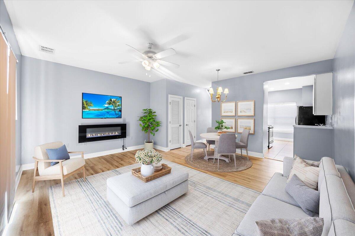 THE PALMS OF FREEPORT - Residential