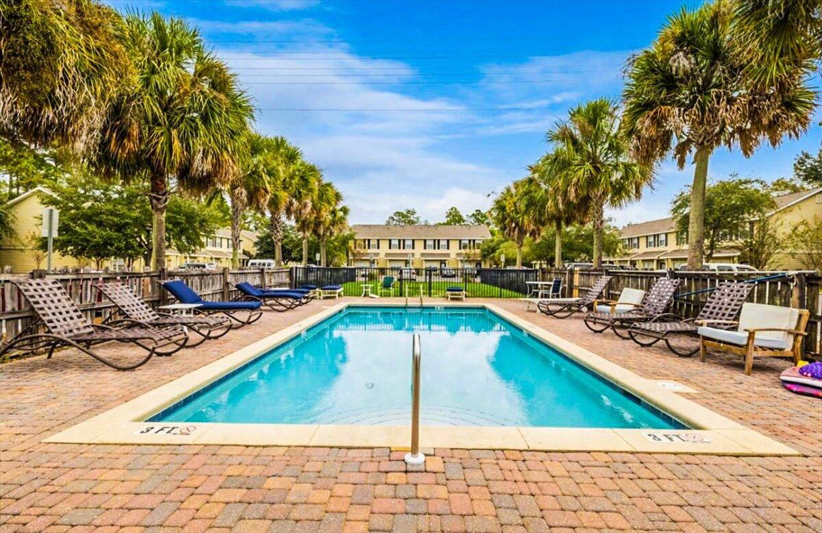 THE PALMS OF FREEPORT - Residential