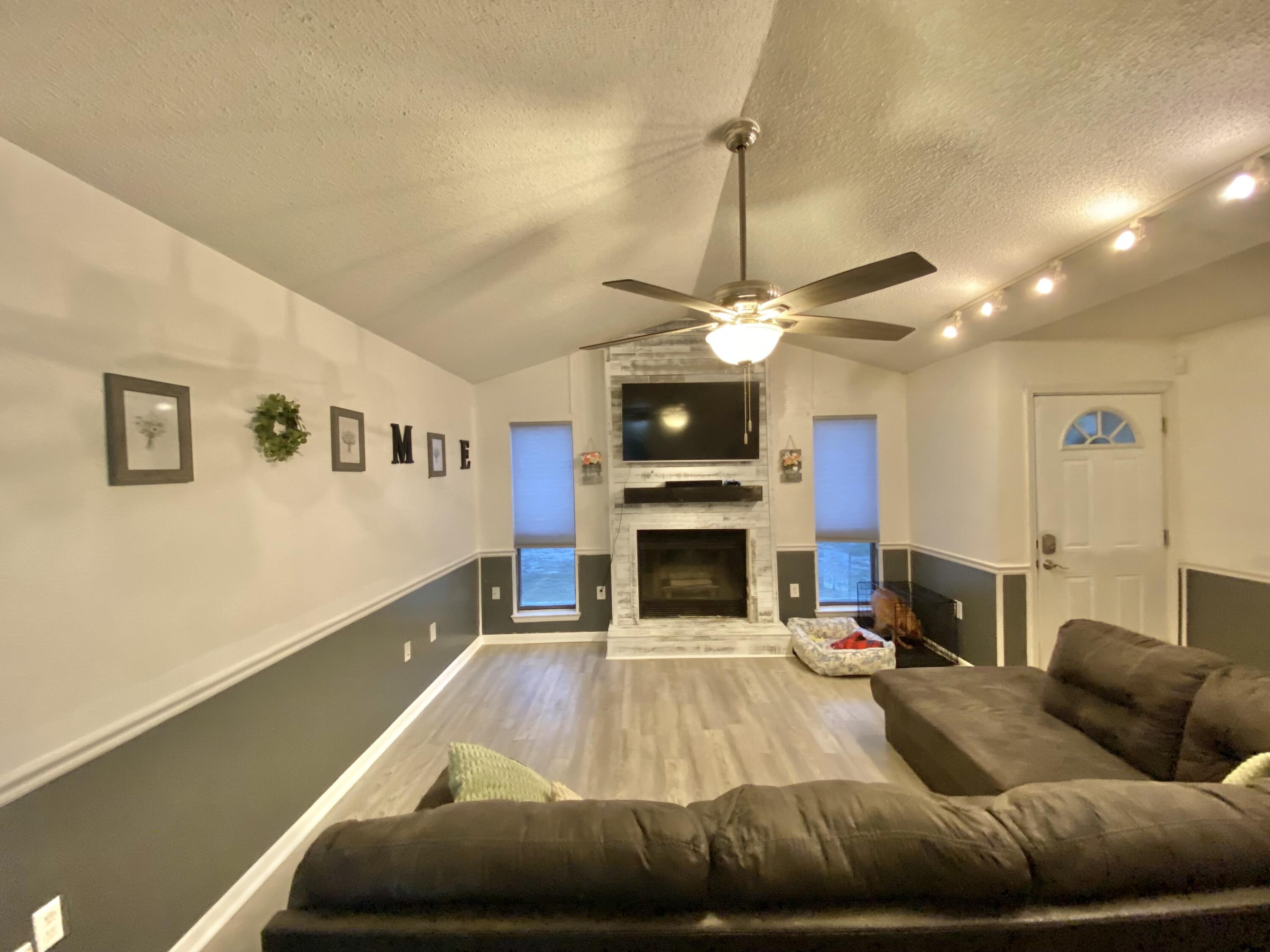 COUNTRY OAKS ESTATES PH 2 - Residential