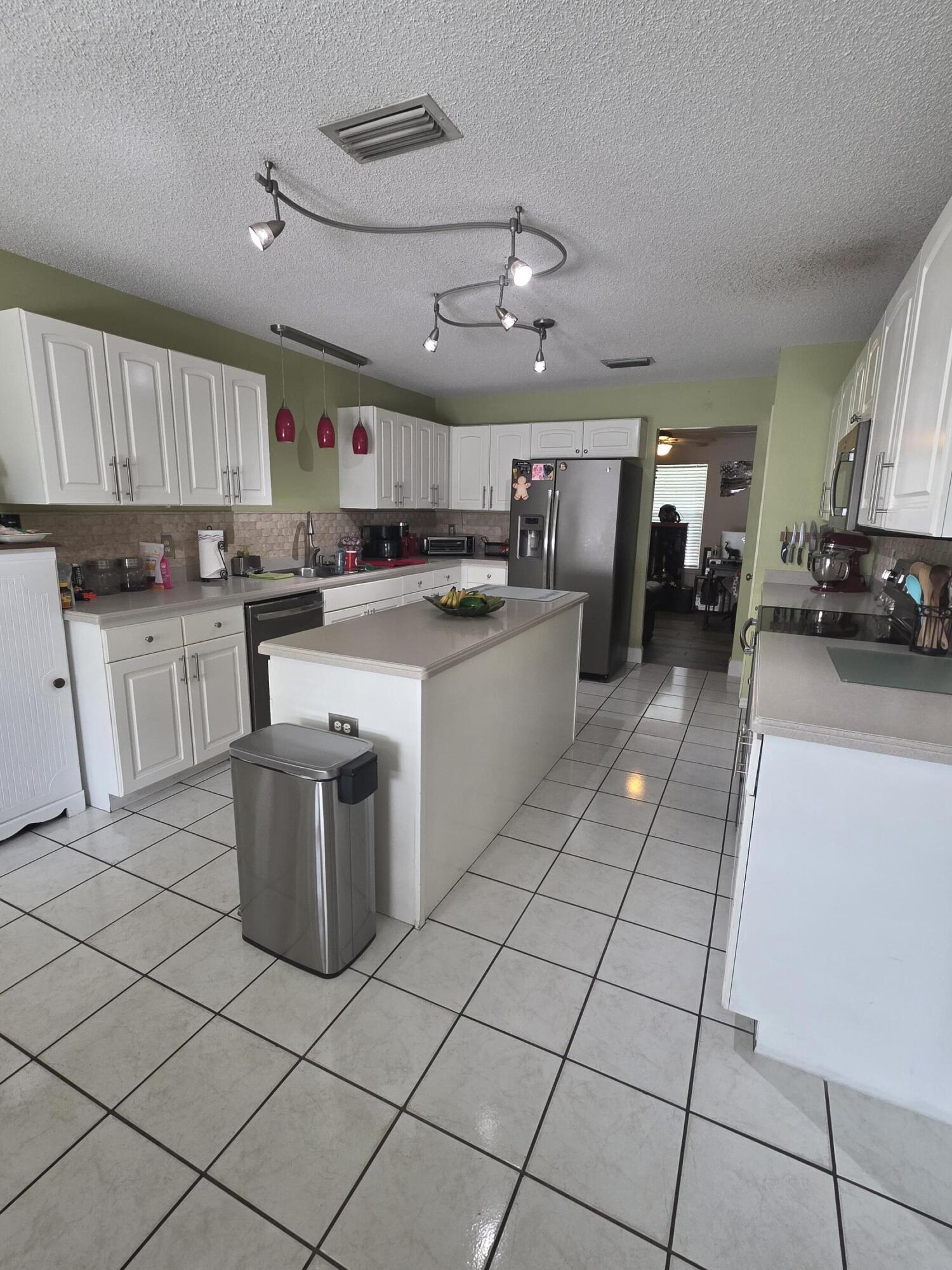 GULFVIEW S/D TO MARY ESTHER - Residential