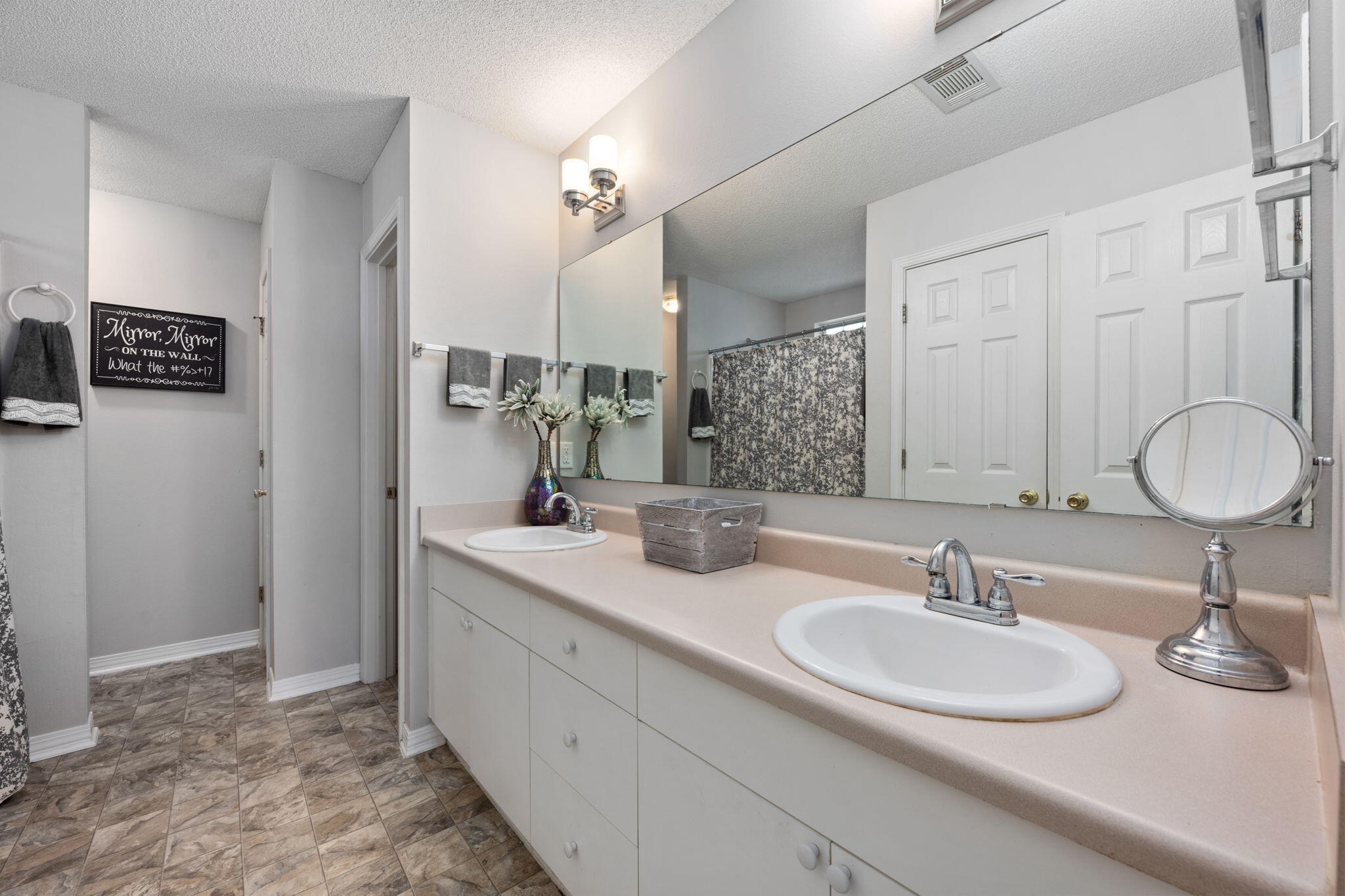 EMERALD SHORES - Residential