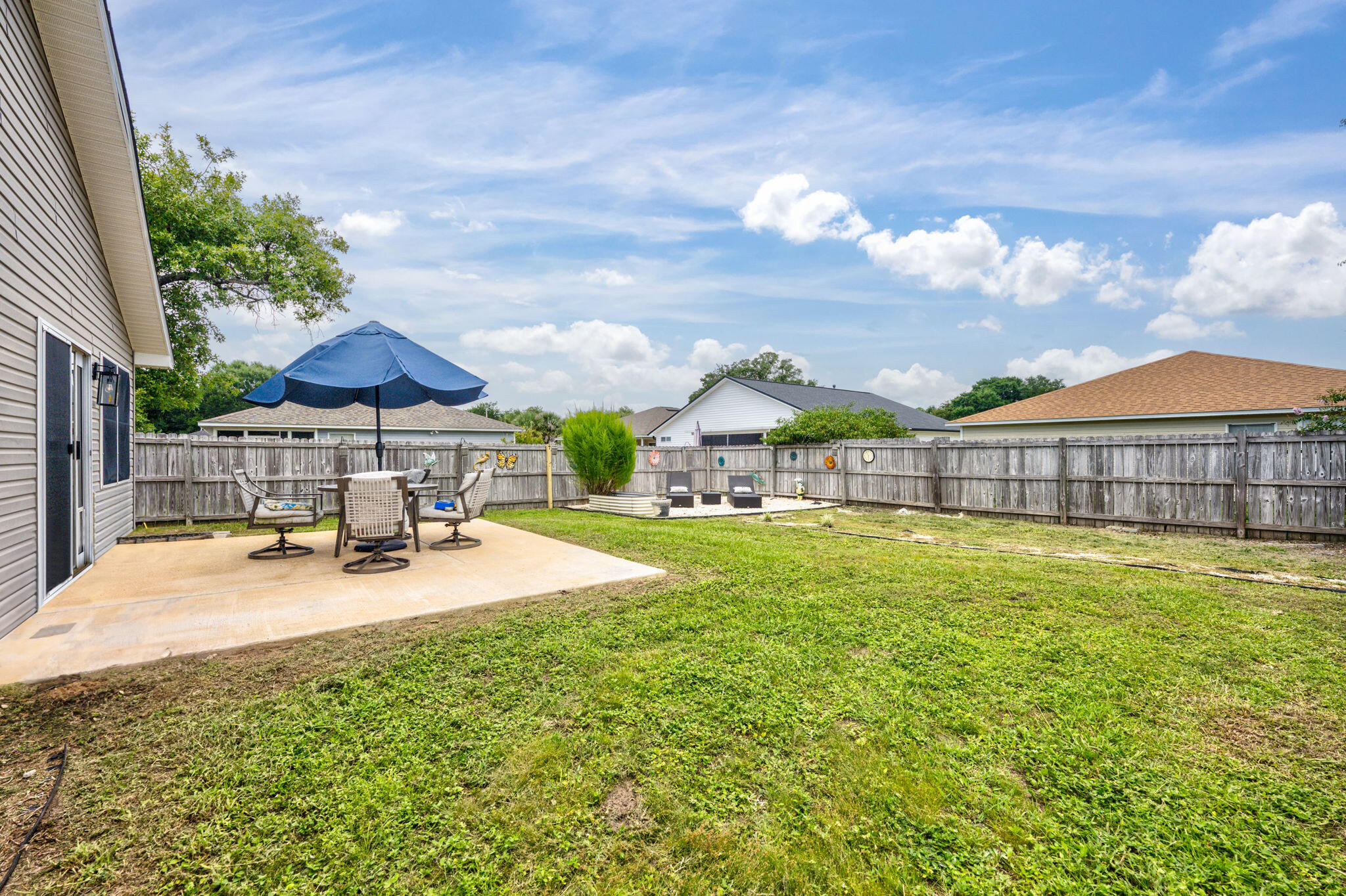 EMERALD SHORES - Residential