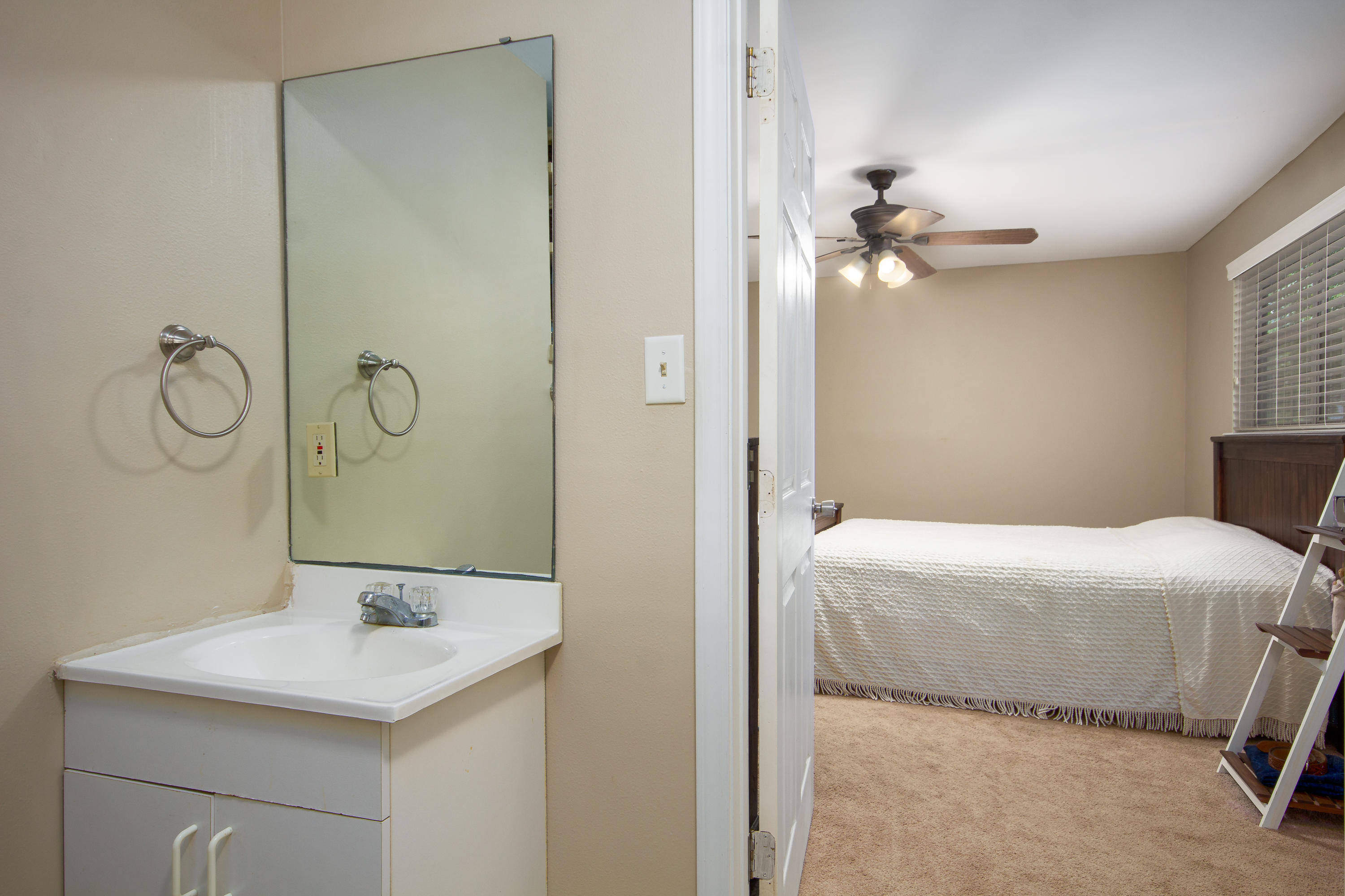 NO RECORDED SUBDIVISION - Residential