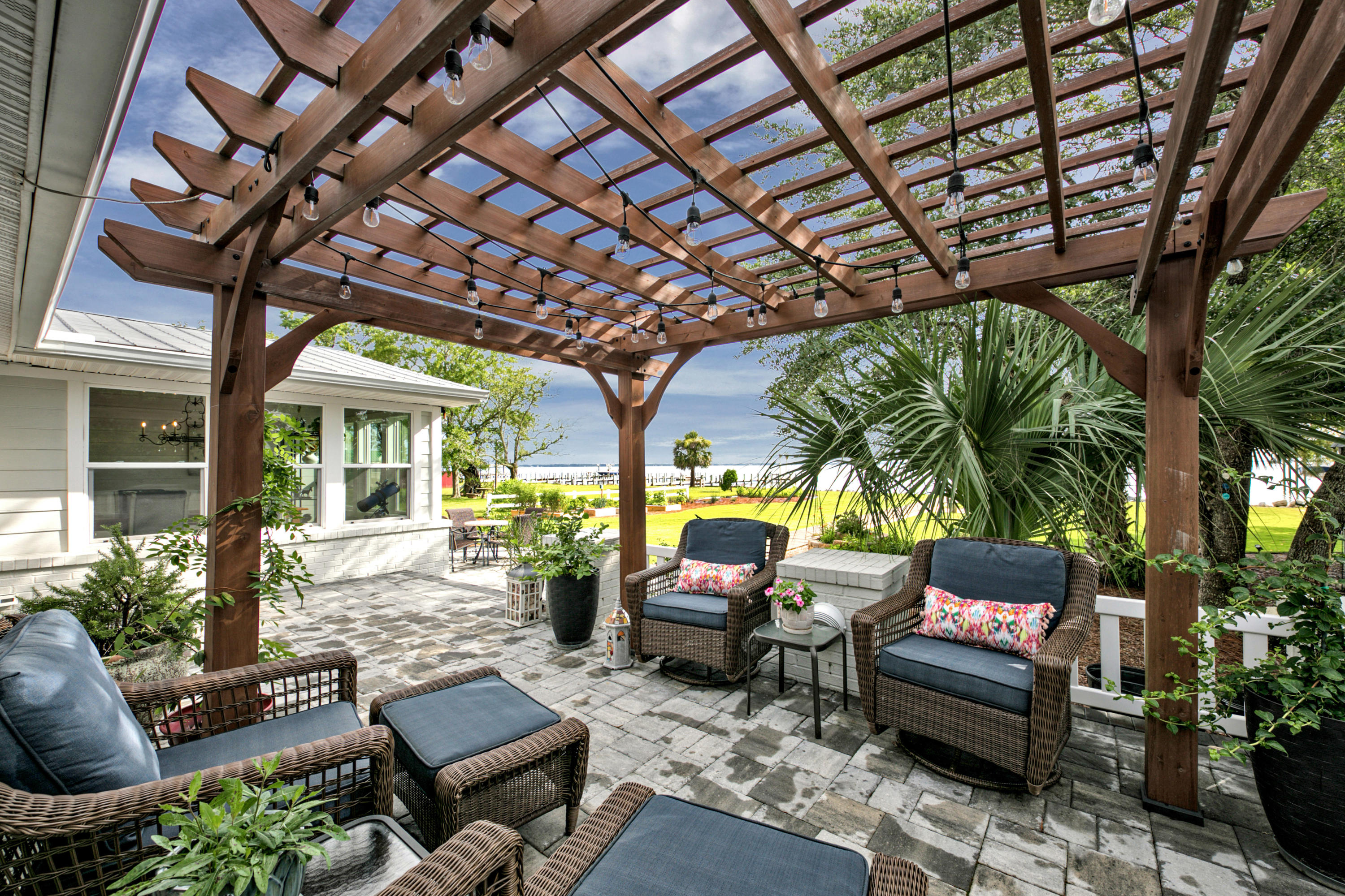 BAY GROVE 1ST ADDN - Residential