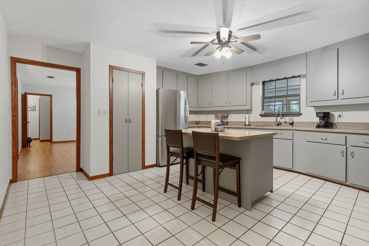 KENNEDY LAKES 1ST ADDN 2 - Residential