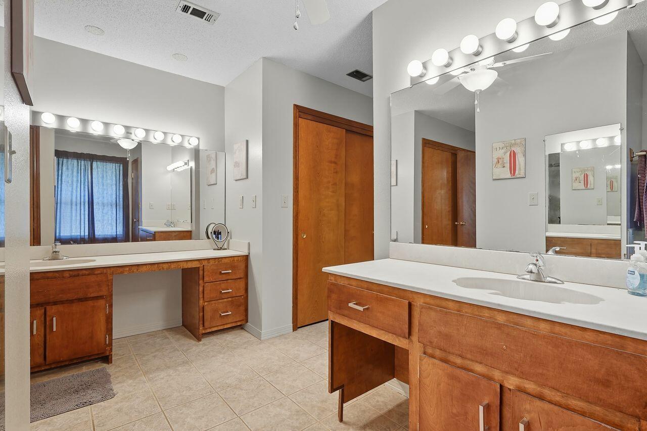 KENNEDY LAKES 1ST ADDN 2 - Residential