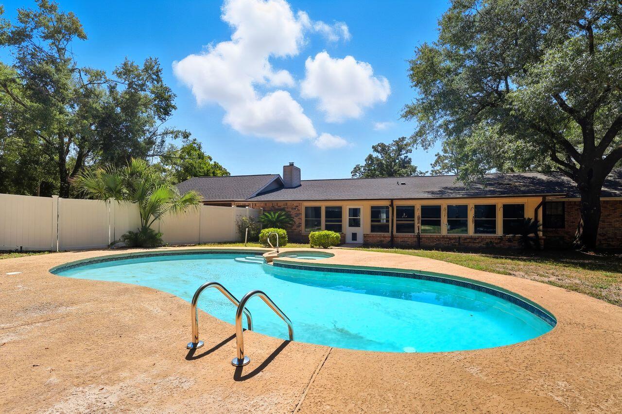 KENNEDY LAKES 1ST ADDN 2 - Residential