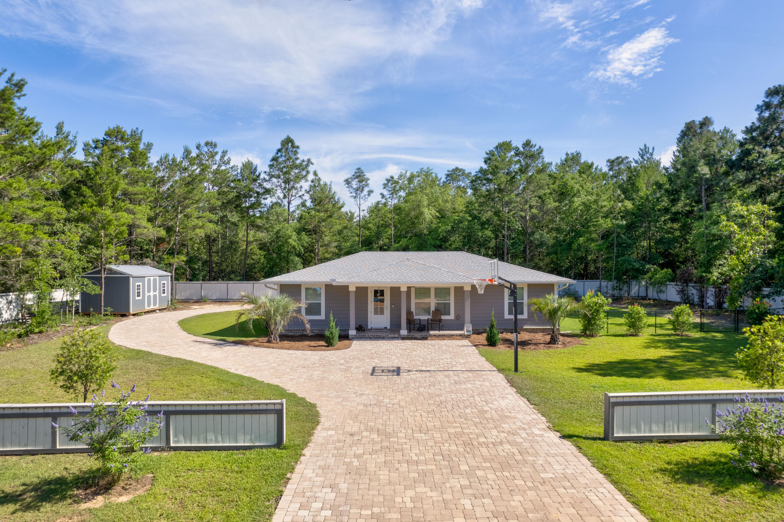 521 W Juniper Avenue